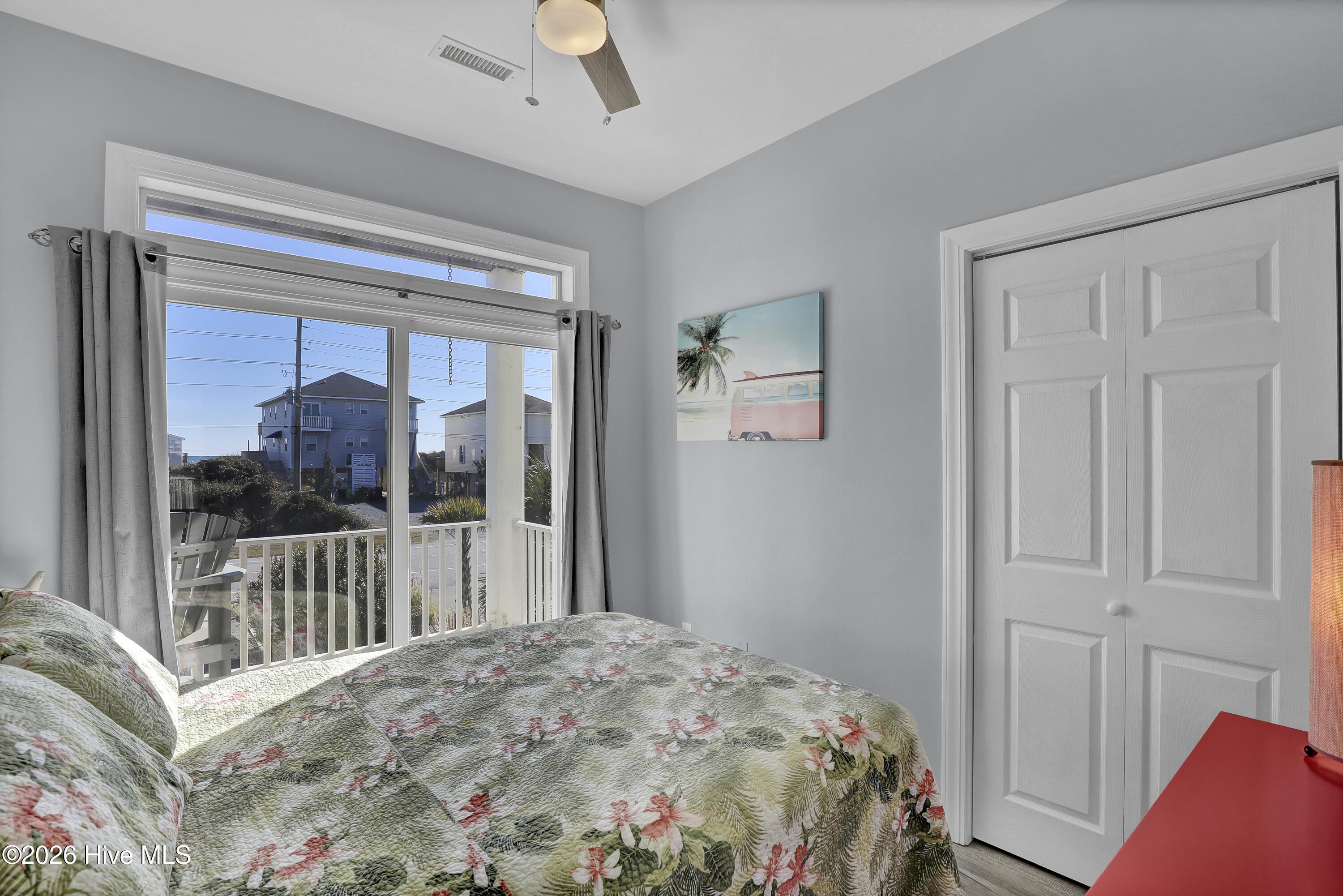 100550278 | Photo 35