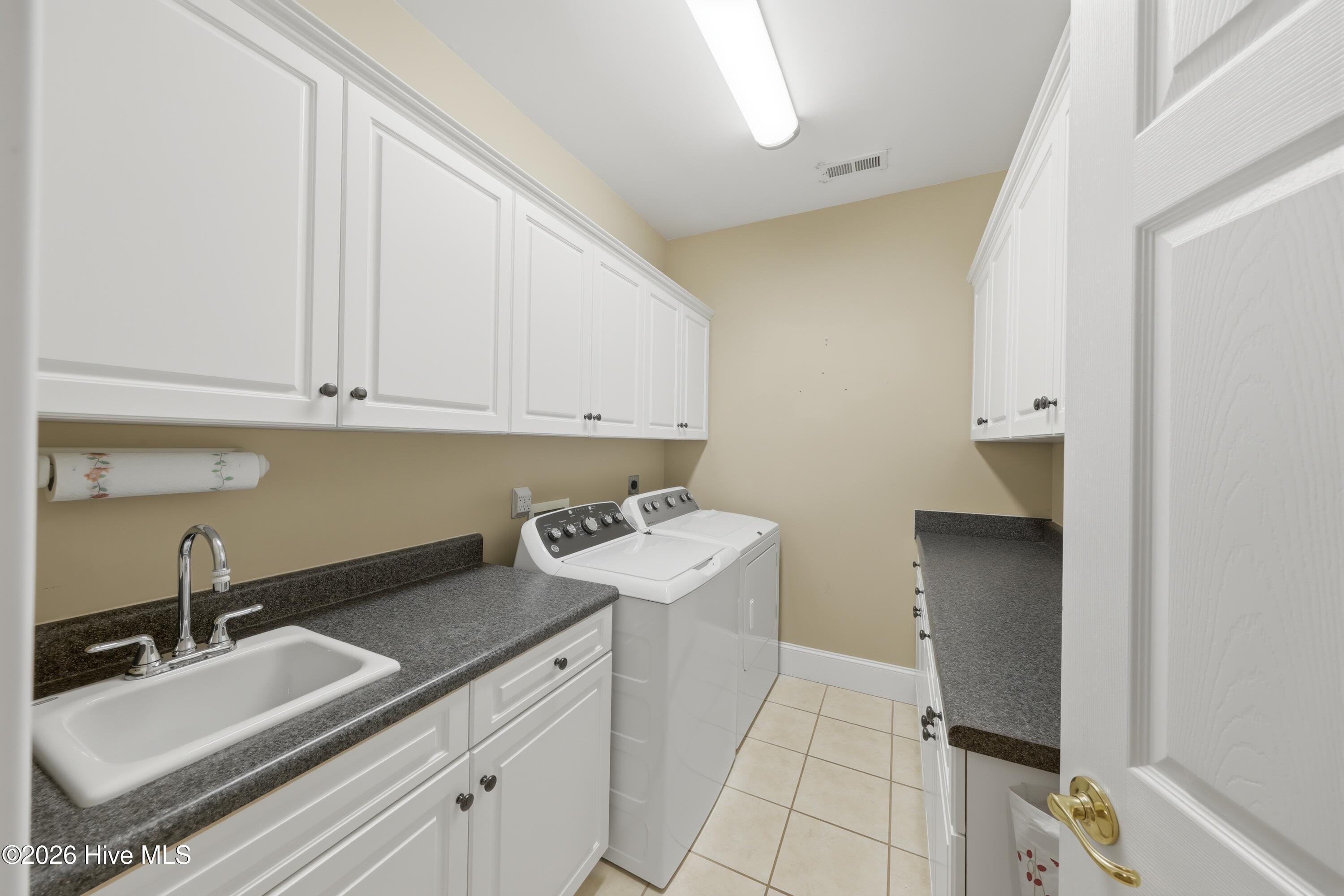 100564679 | Photo 31