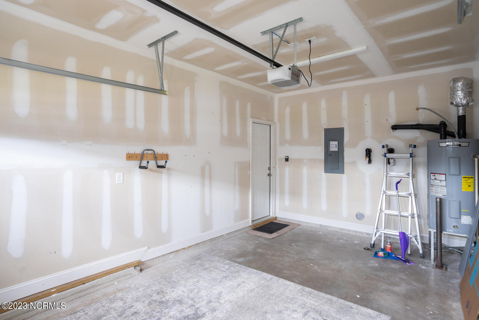 100552237 | Photo 32