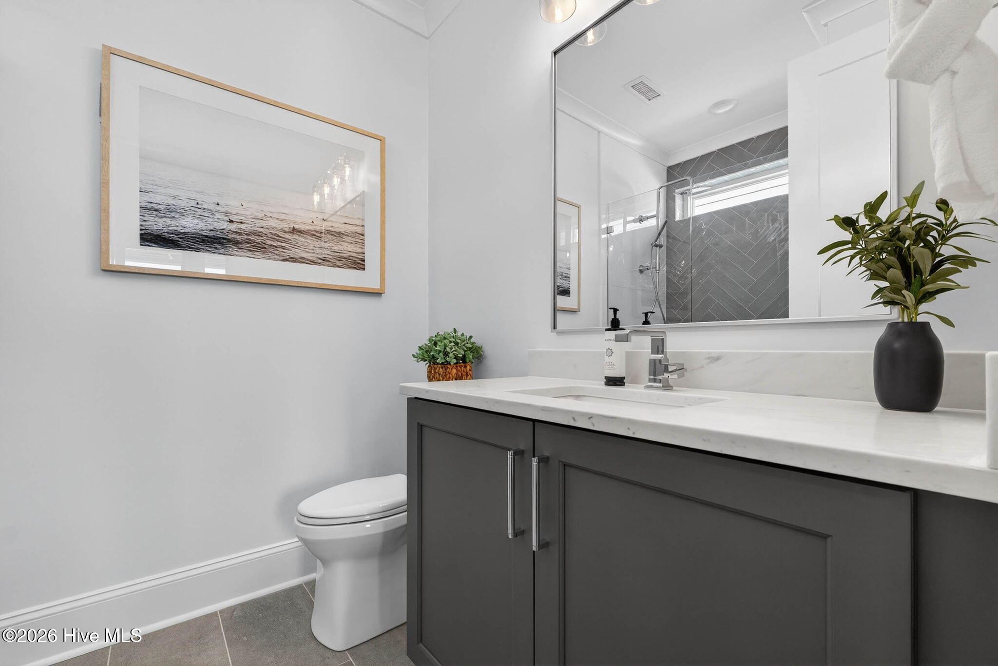 100543300 | Photo 47