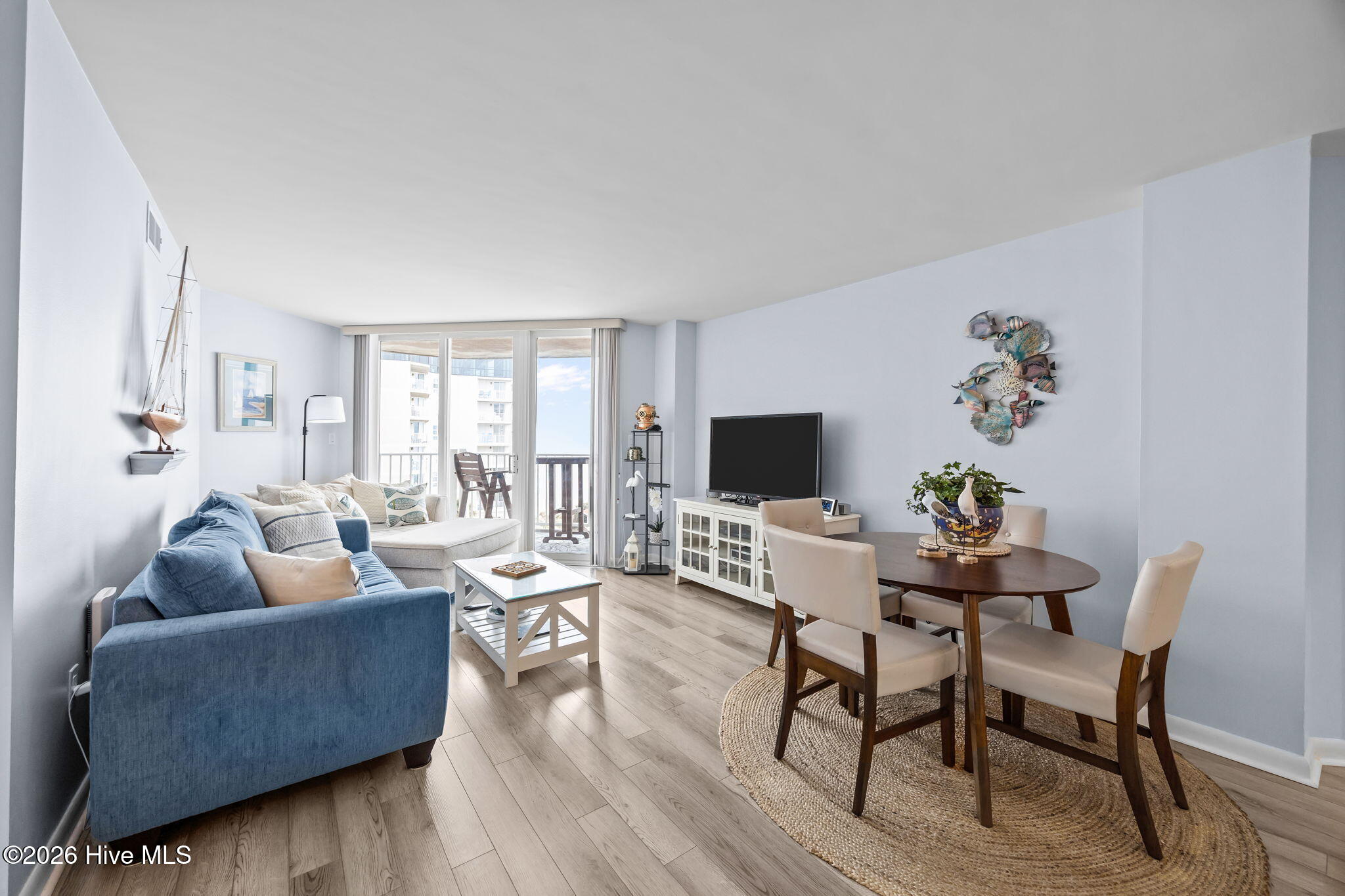 100557729 | Photo 11