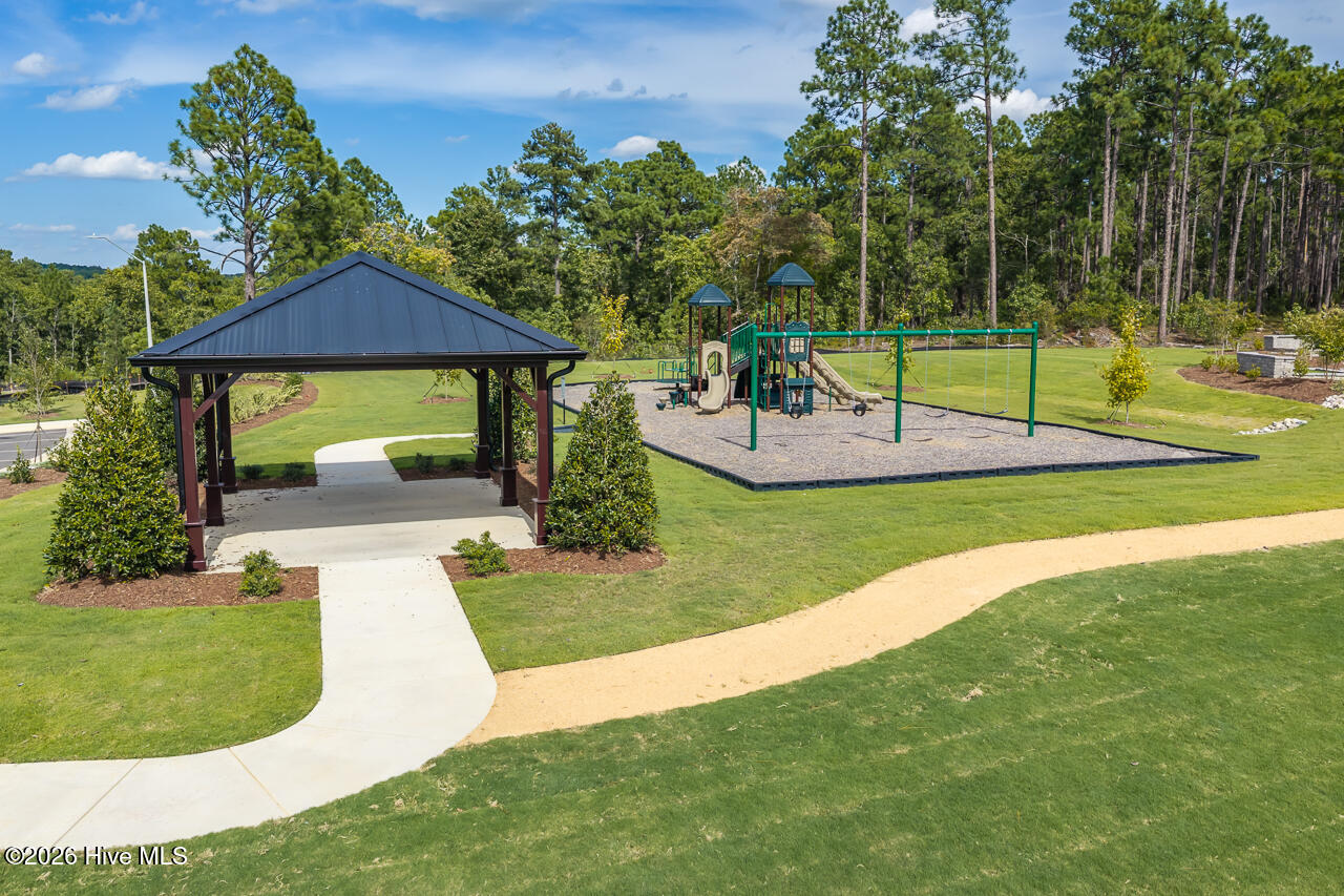 montrose-amenities-mls-10