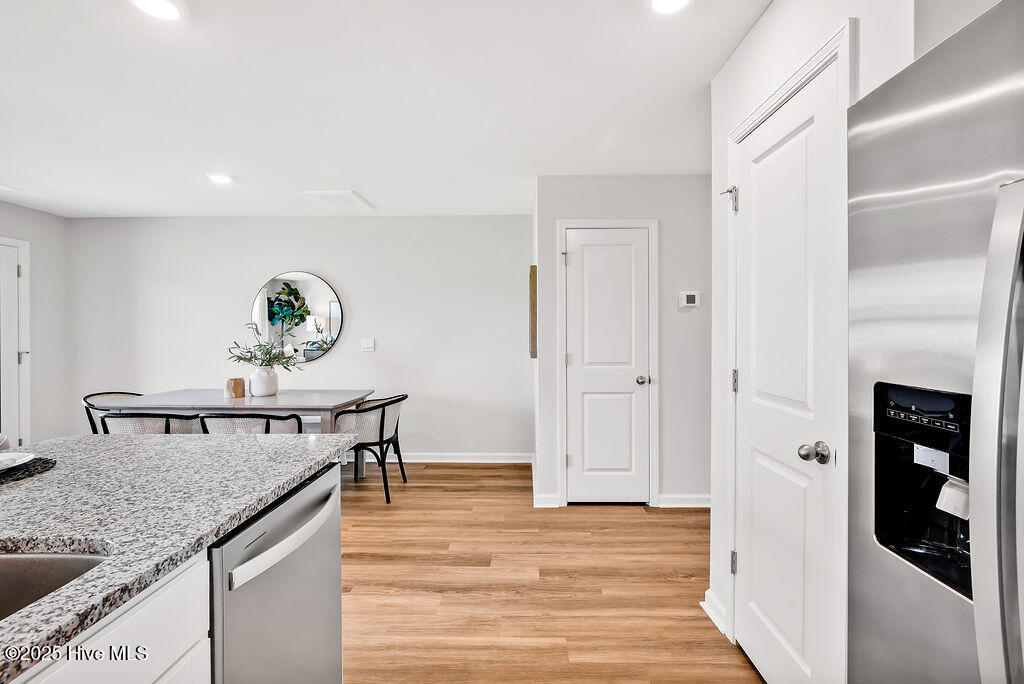 100568350 | Photo 11