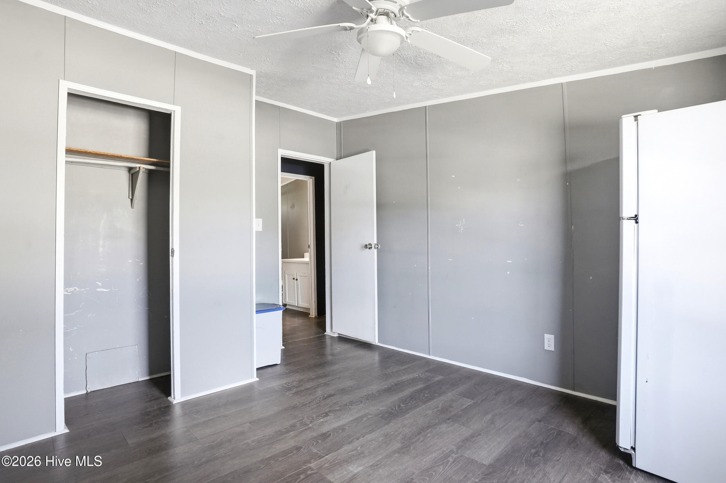 100569235 | Photo 16