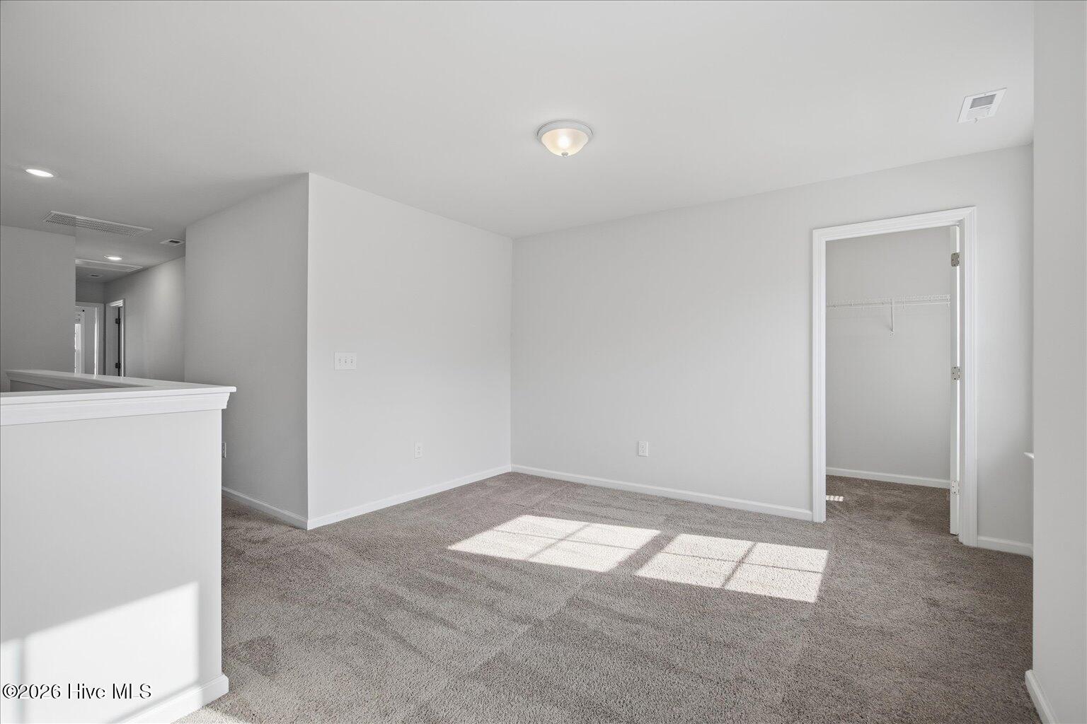 100548864 | Photo 32