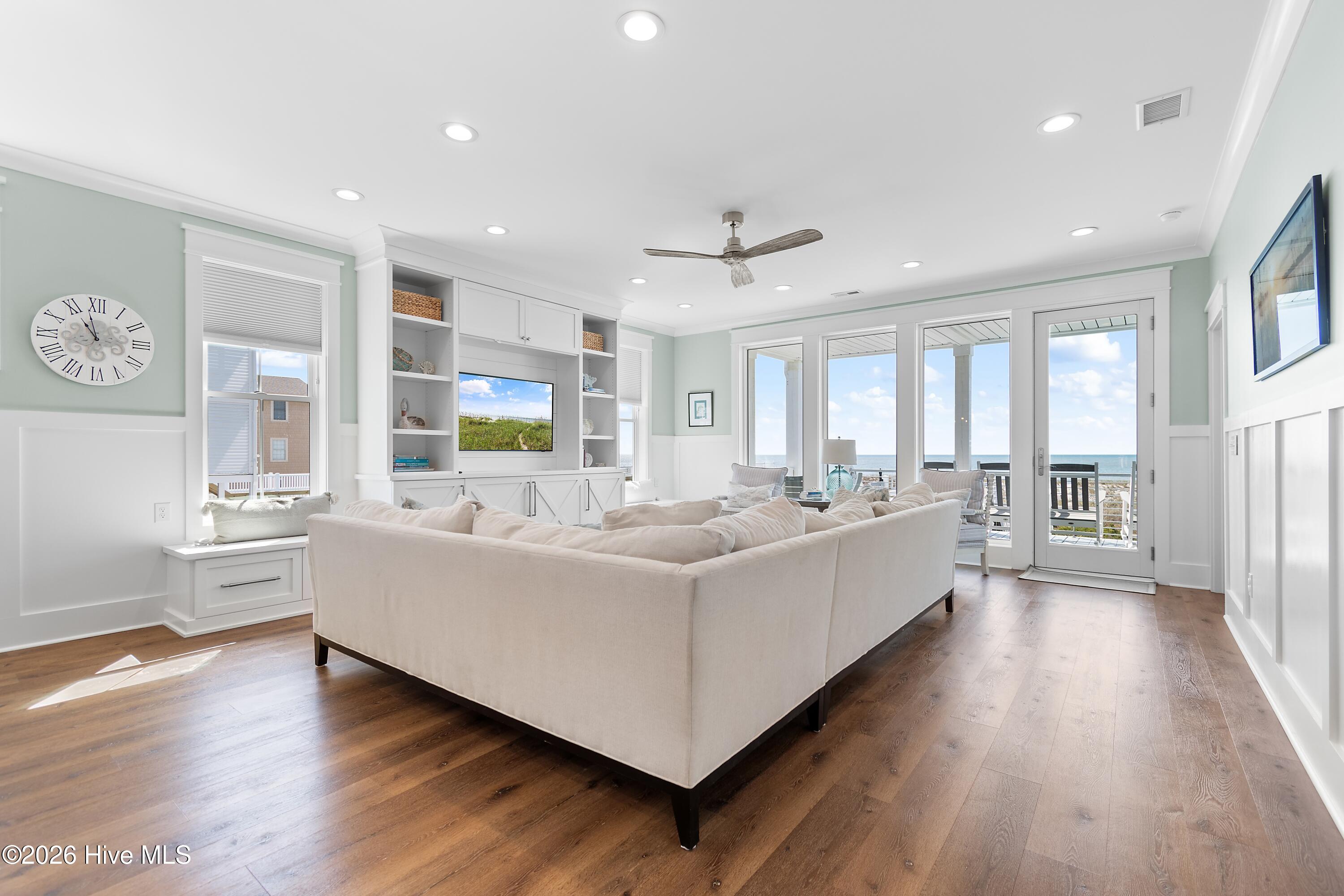 243 Ocean Boulevard W, Holden Beach, NC, 28462