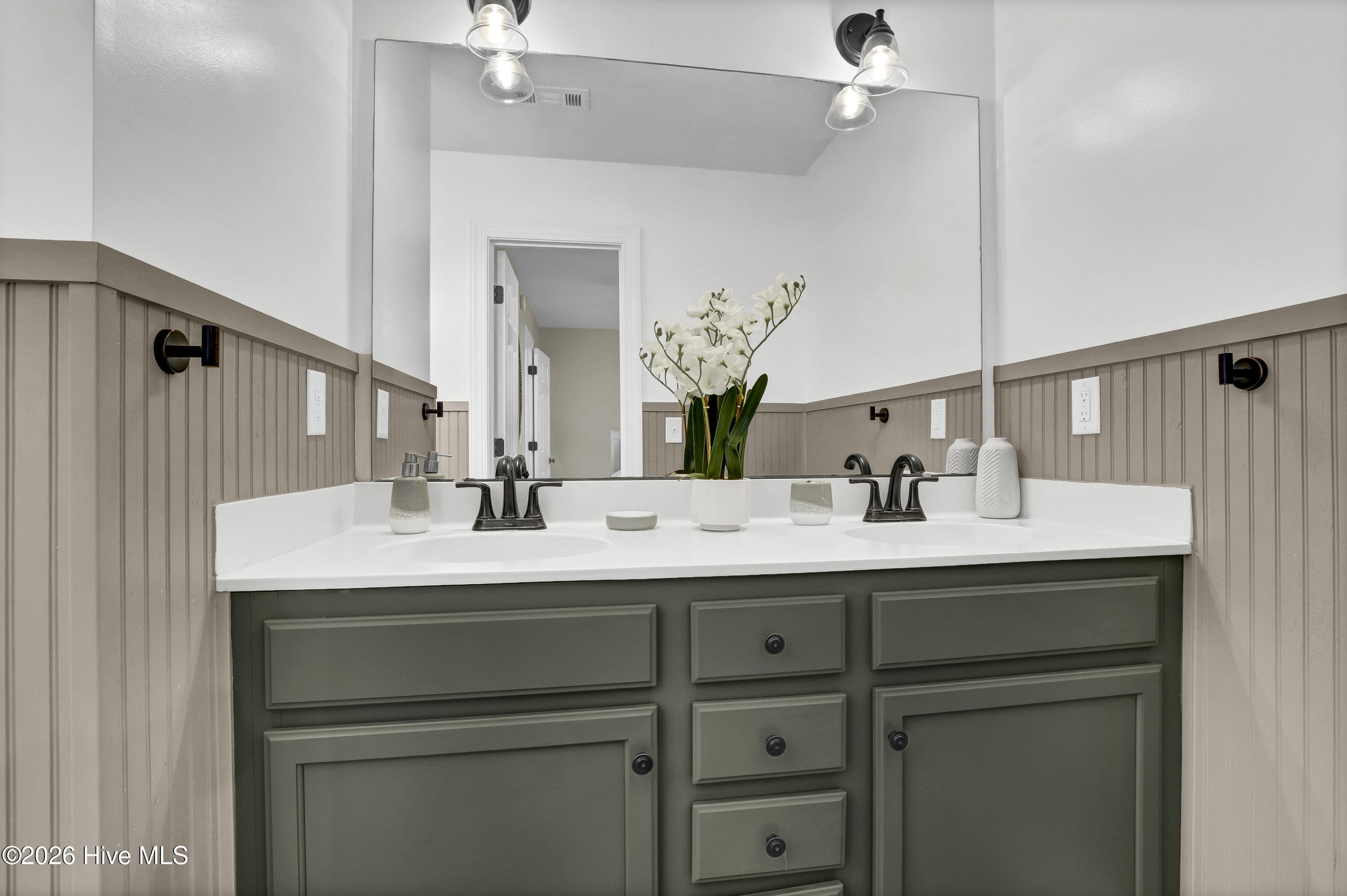 100552023 | Photo 16