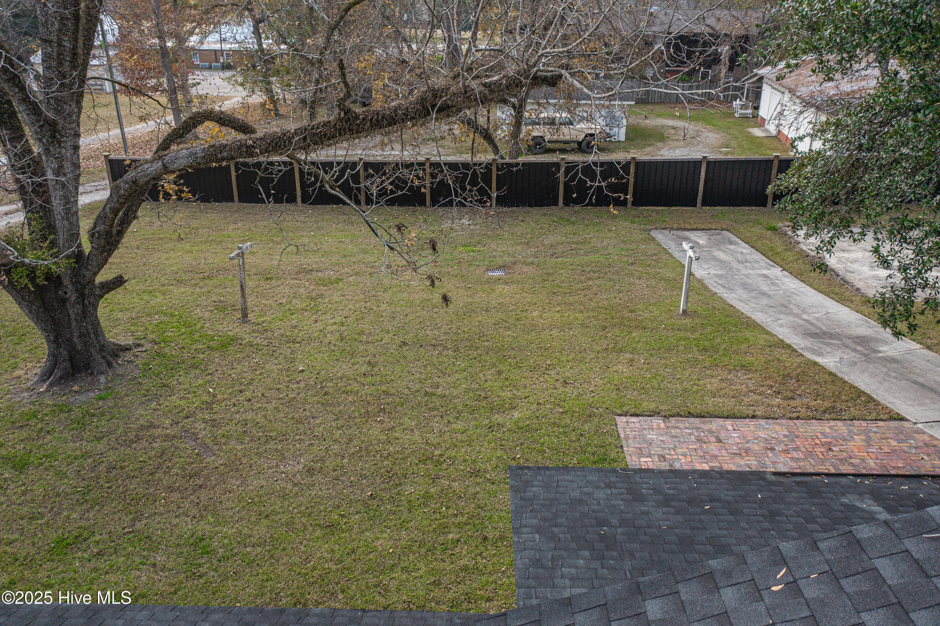 100543227 | Photo 16