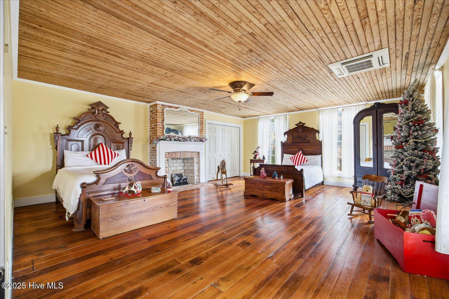 100545633 | Photo 57