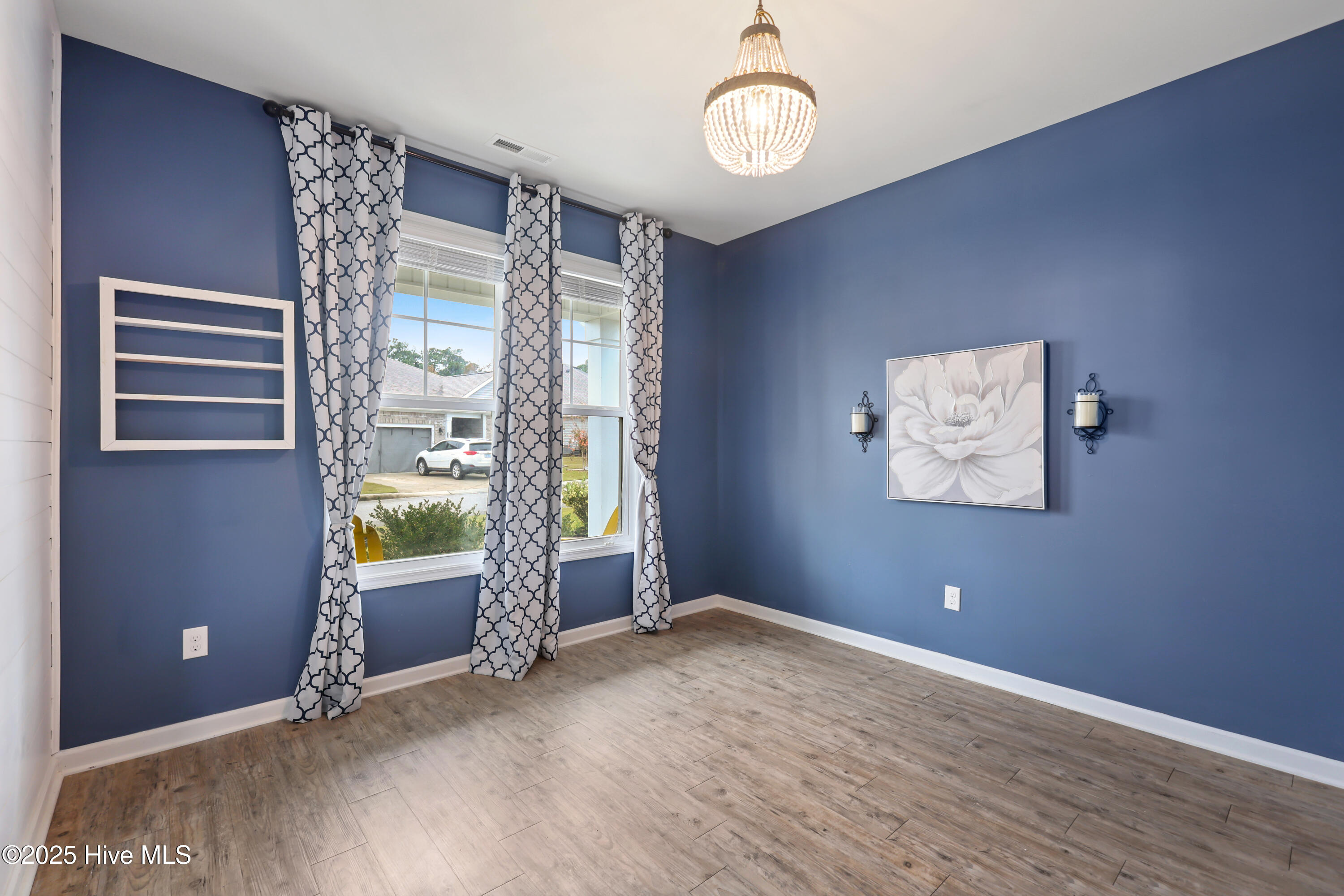 100539239 | Photo 15