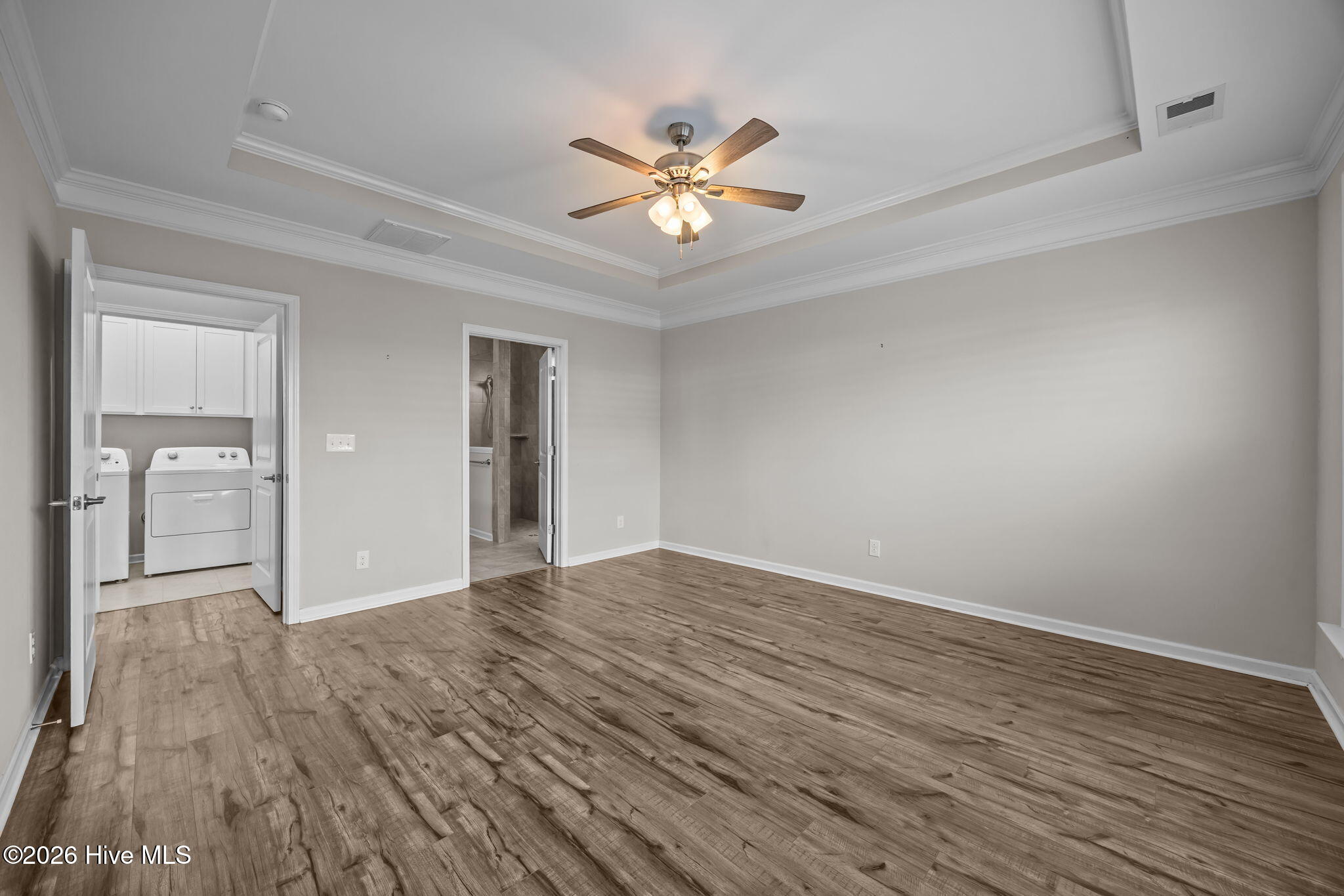 100552007 | Photo 45