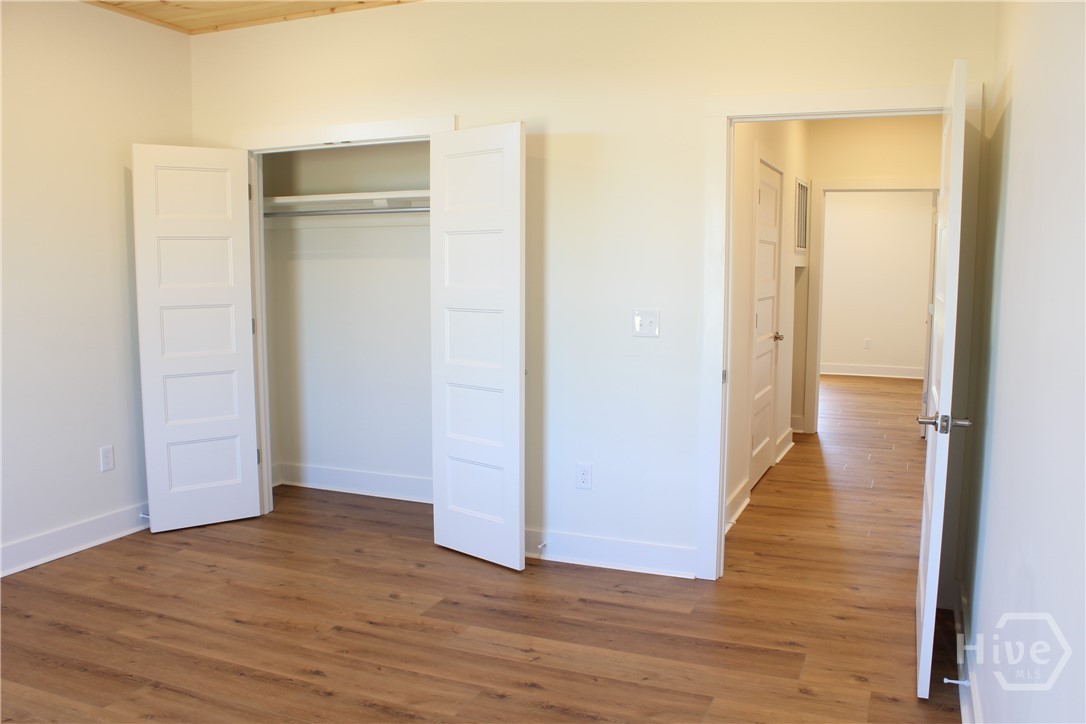 Secondary bedroom