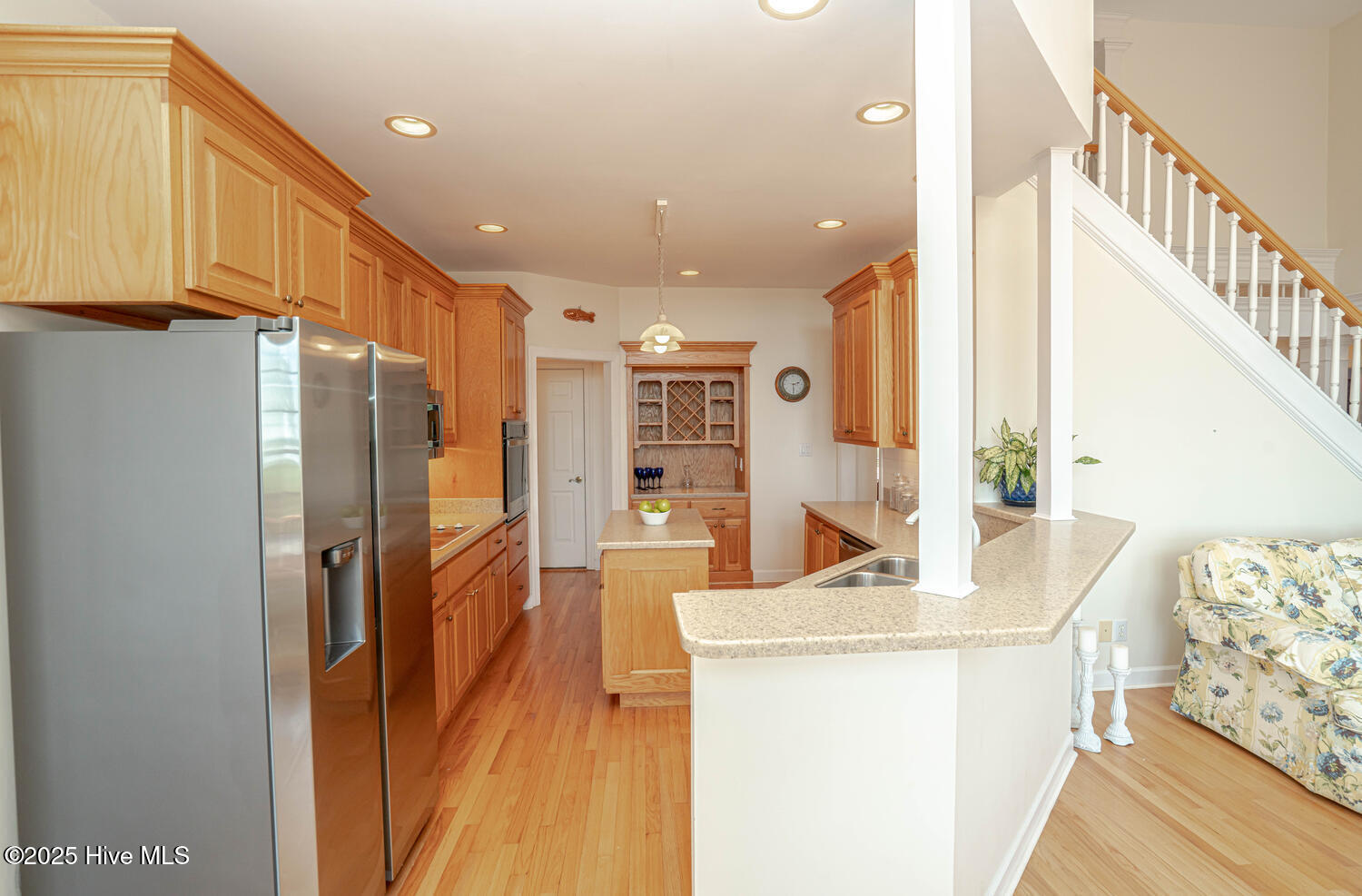 100510807 | Photo 21