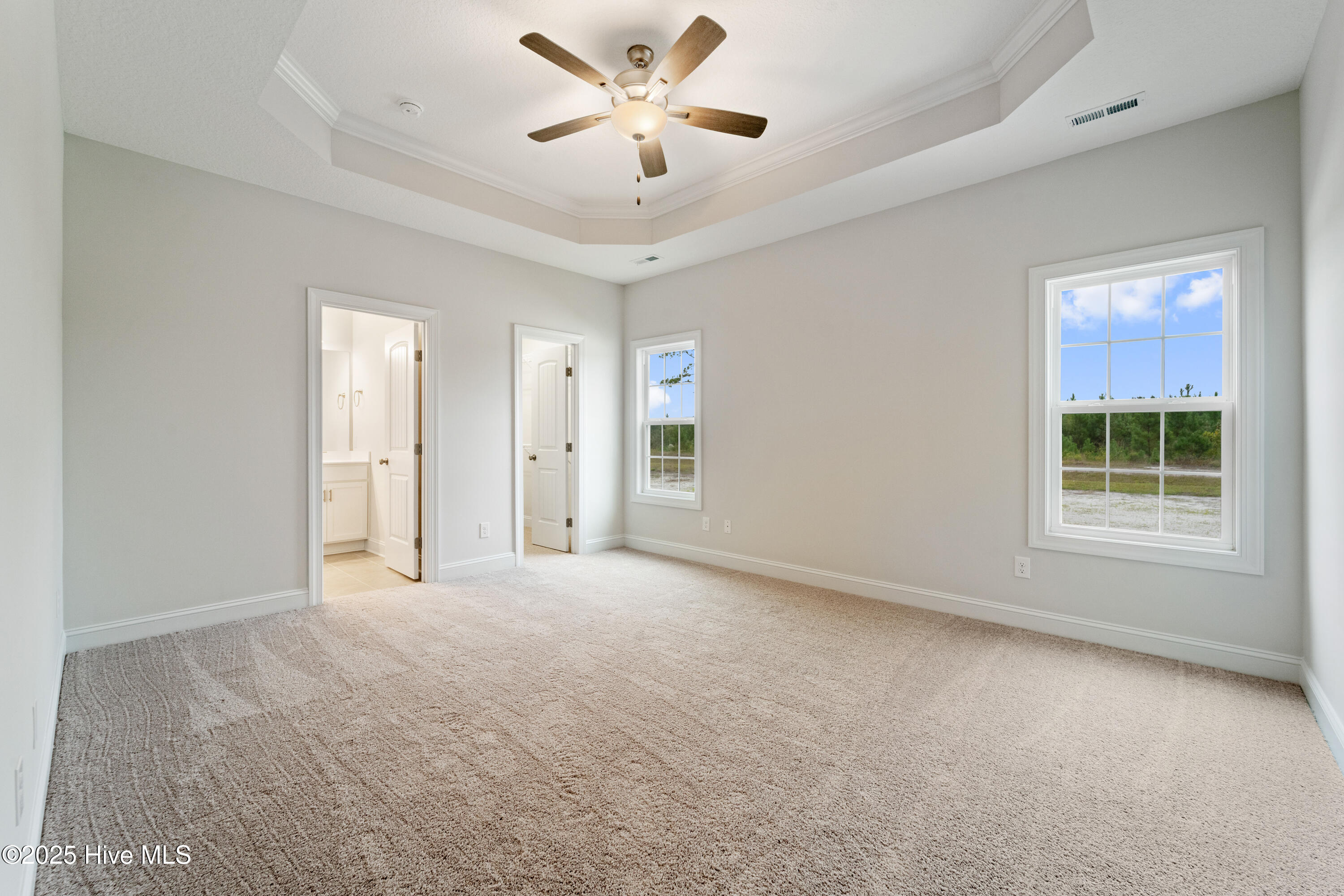 100508343 | Photo 26