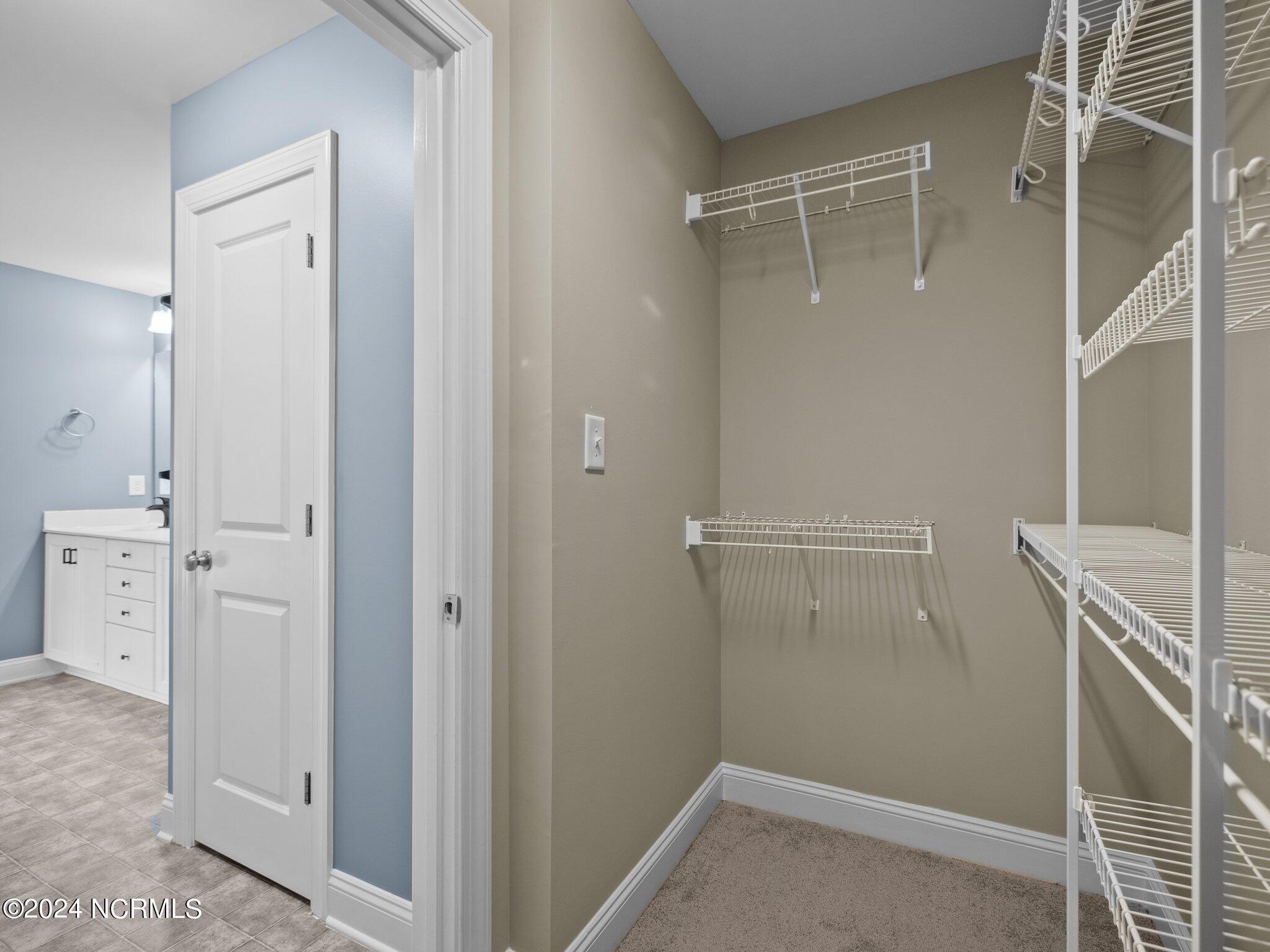 100557405 | Photo 18