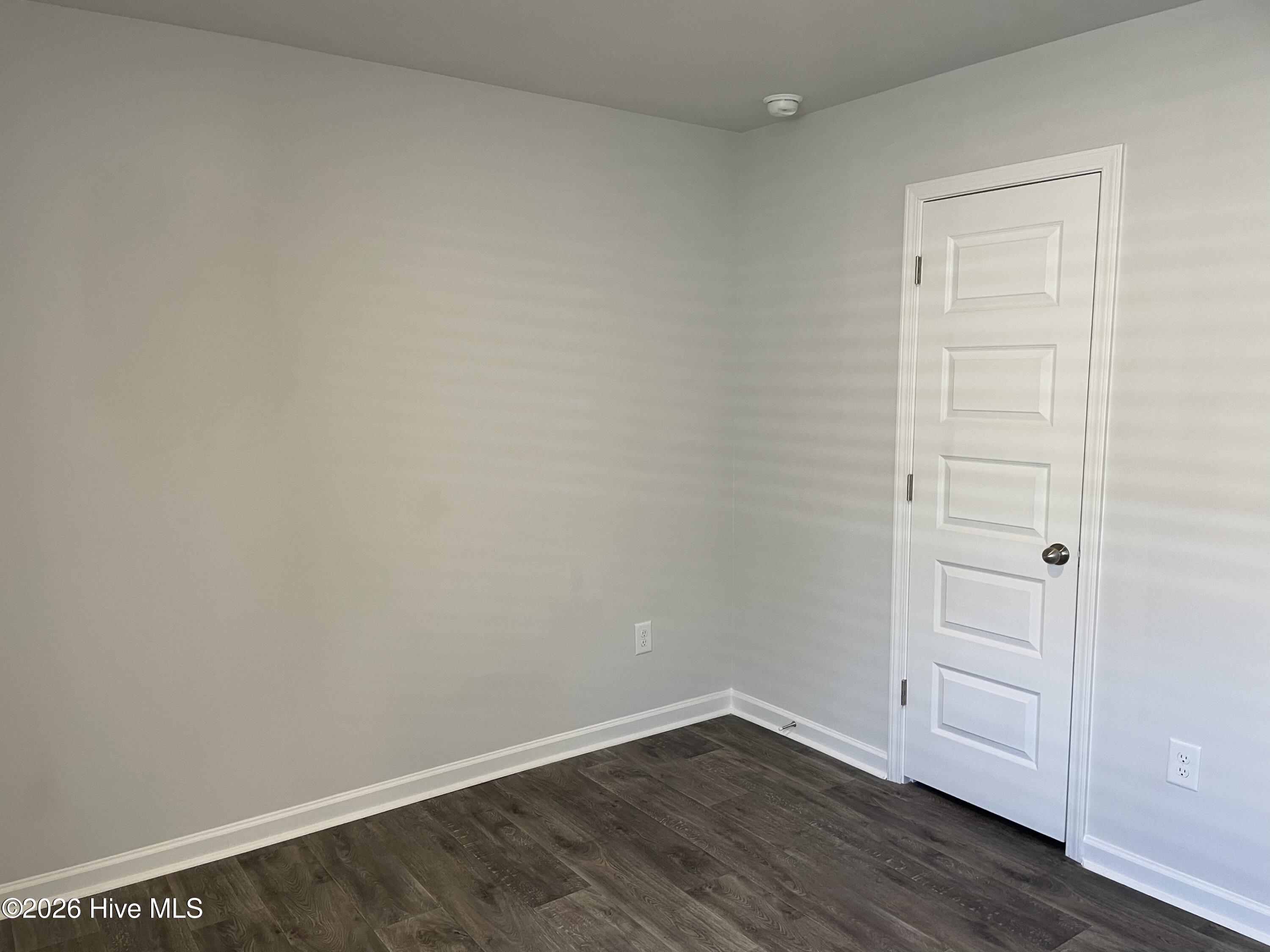 100560586 | Photo 14