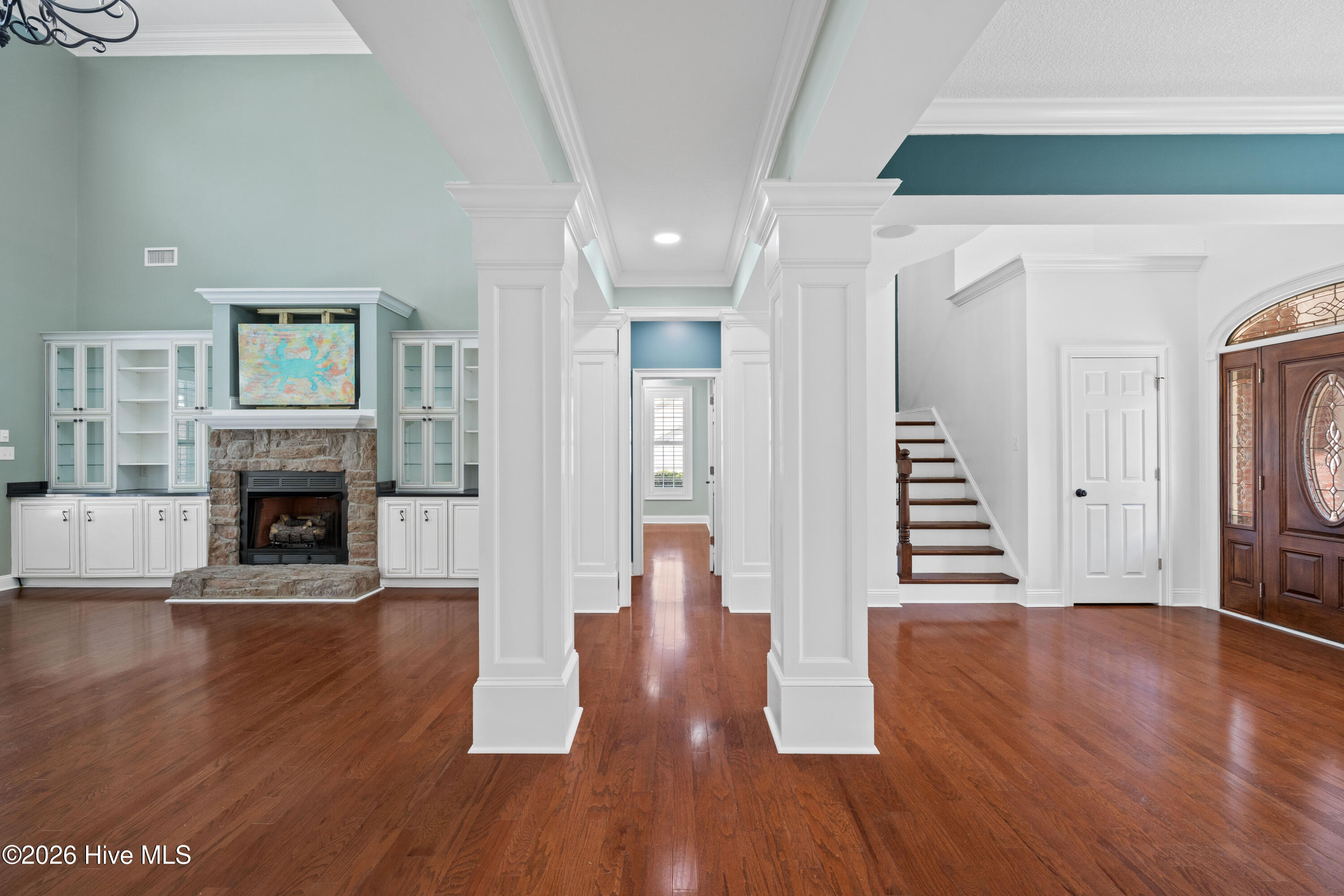 100565289 | Photo 11