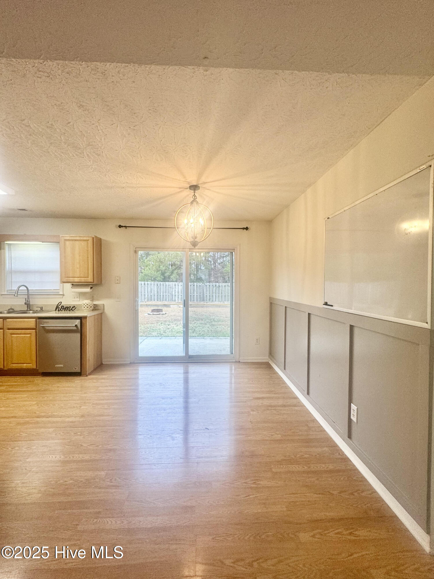 100544308 | Photo 13