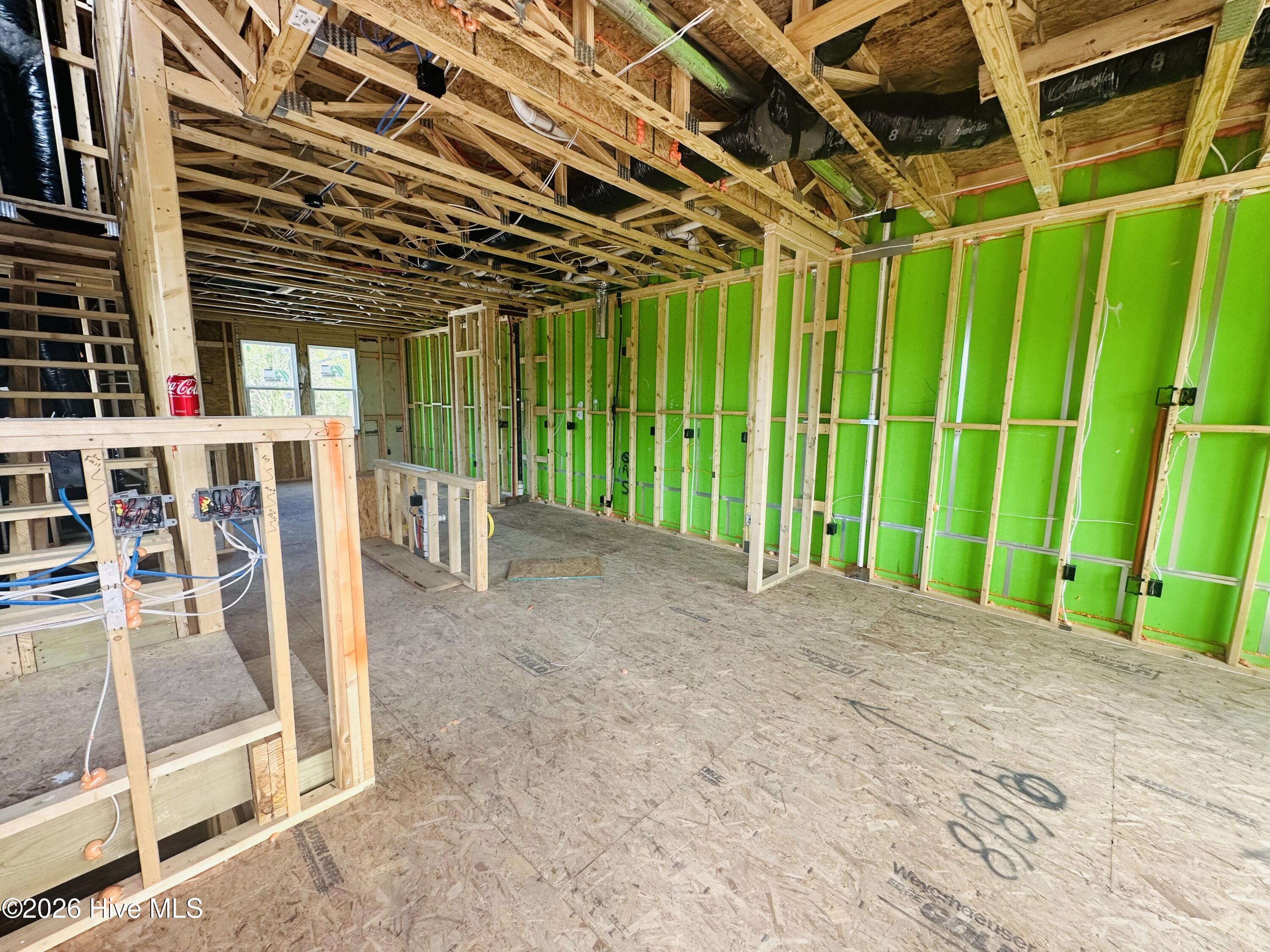 100566843 | Photo 16