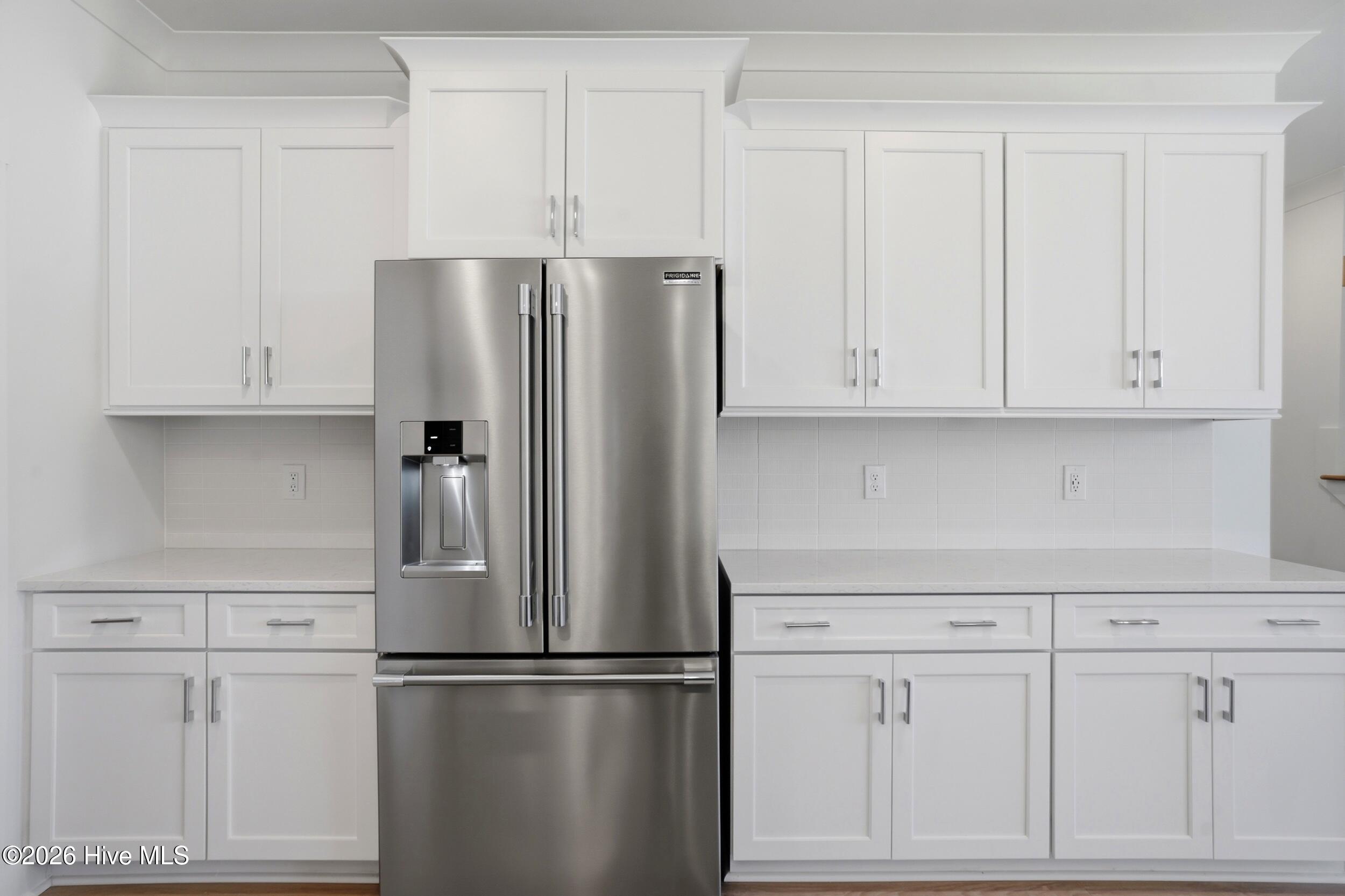 100561553 | Photo 15