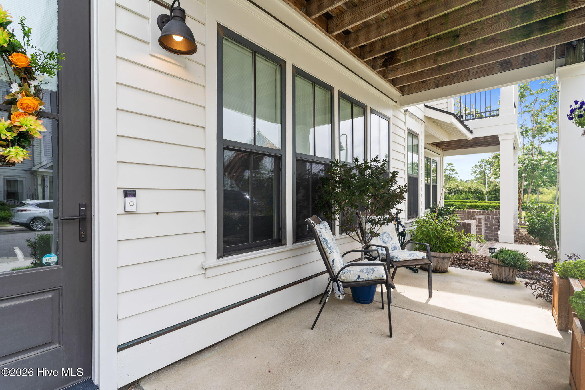 100569048 | Photo 41