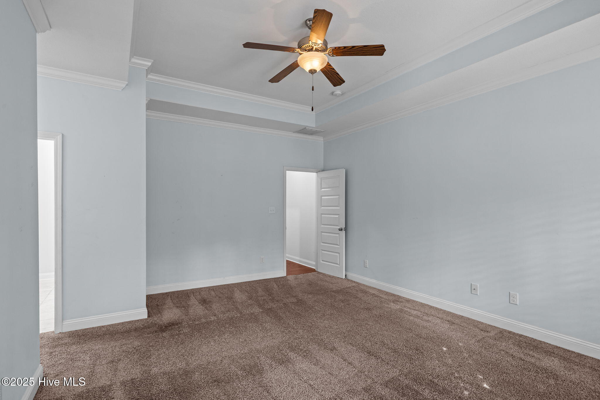 100544125 | Photo 26