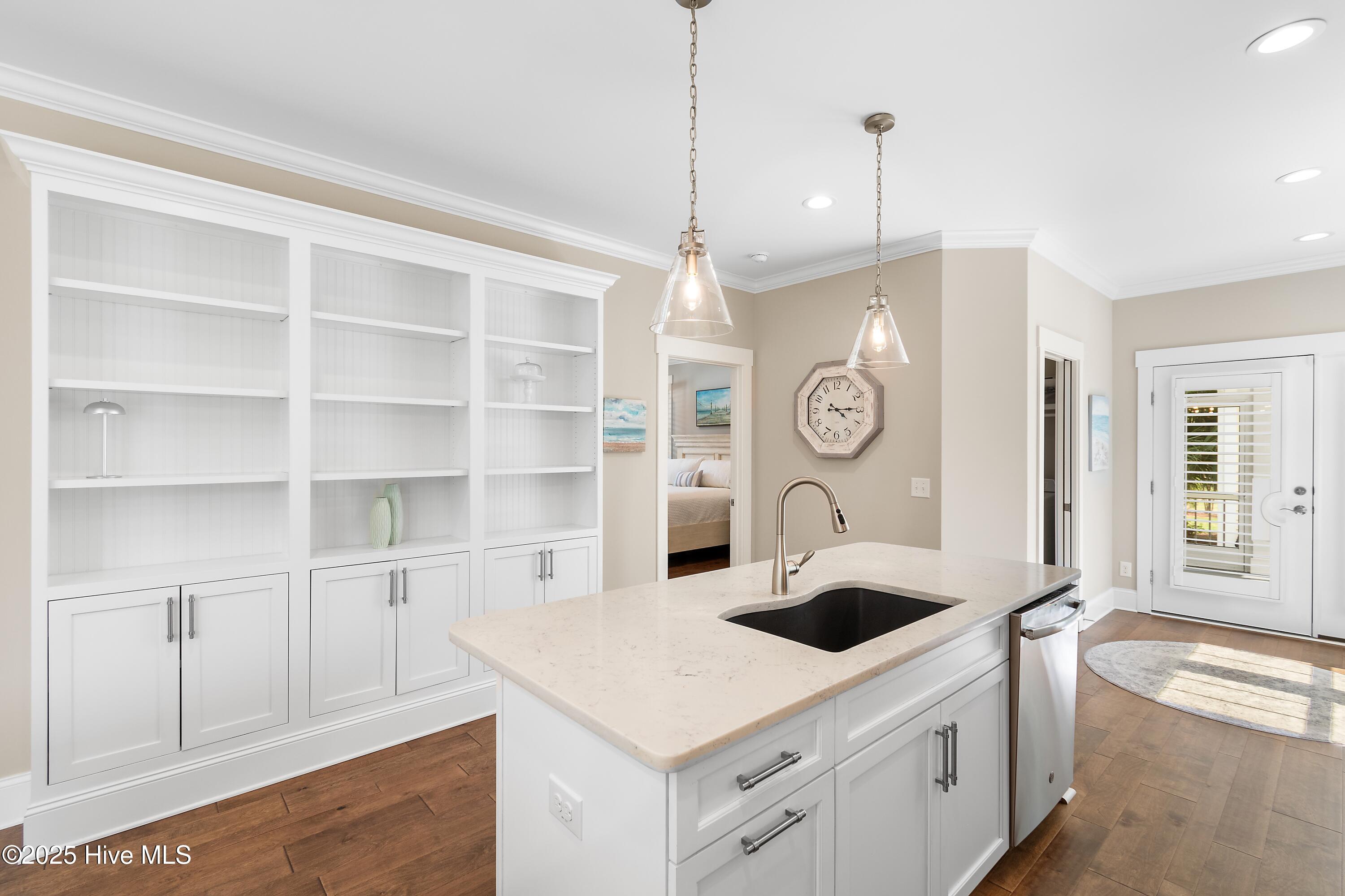 100521650 | Photo 18