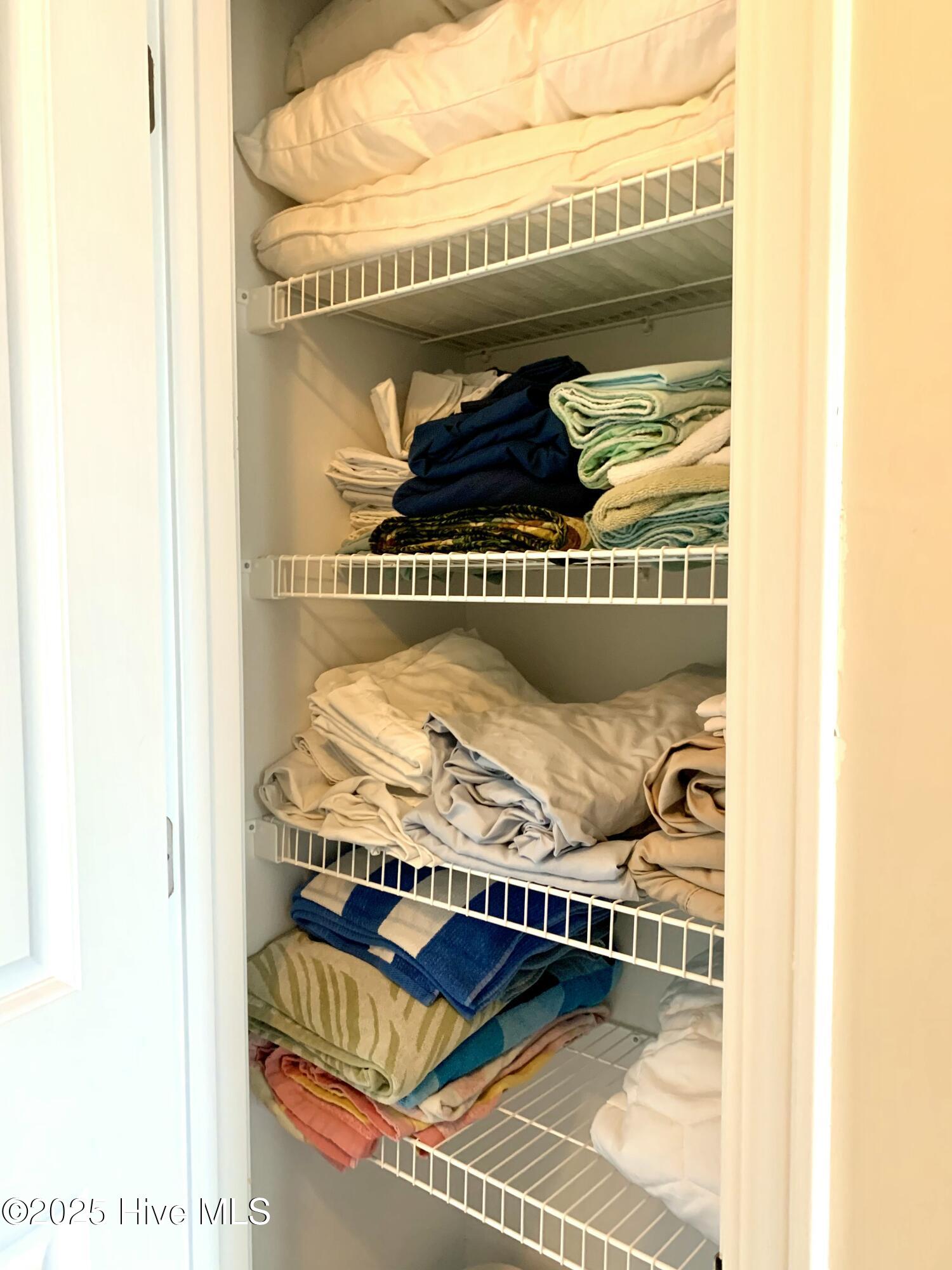 100536015 | Photo 44