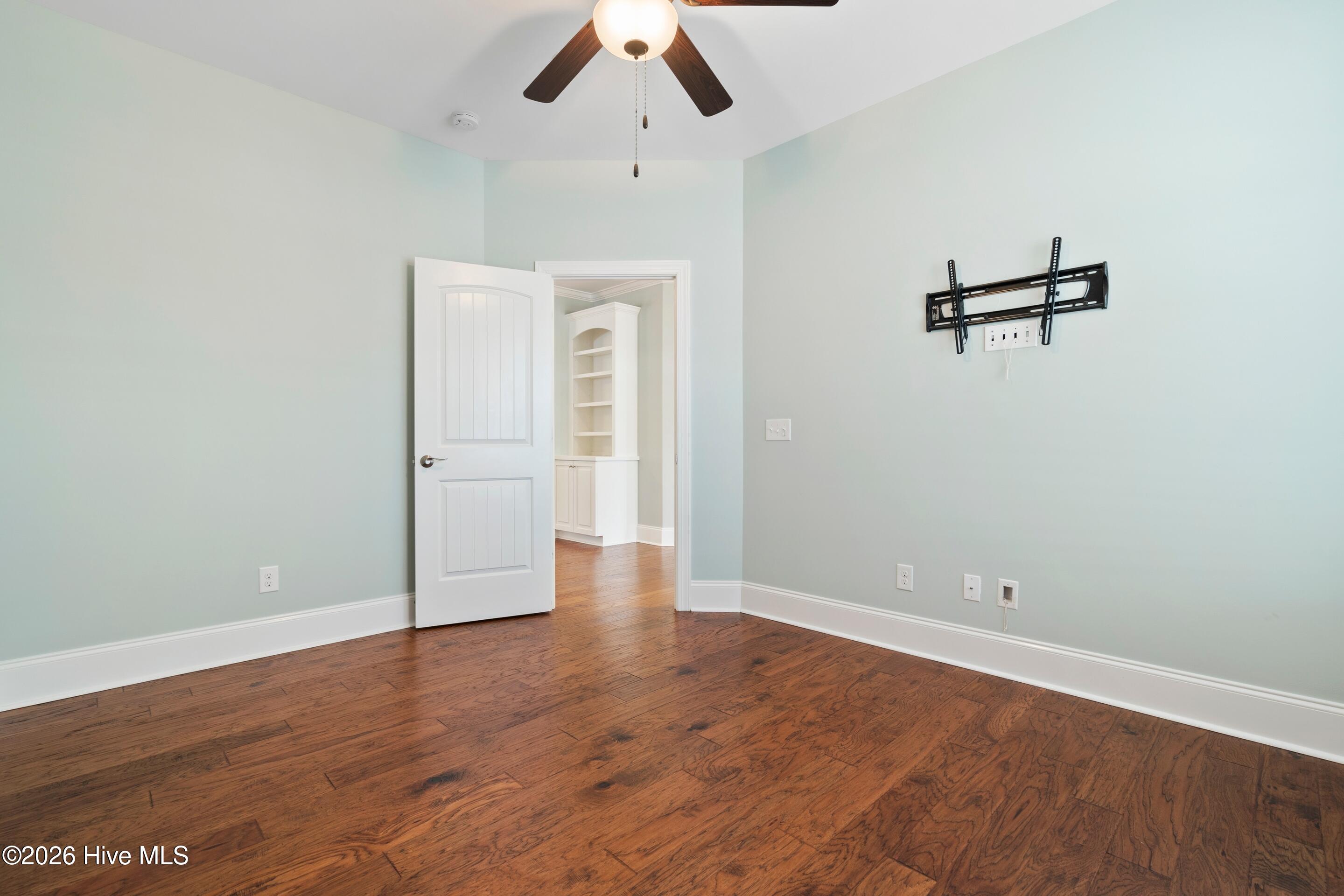 100547652 | Photo 30