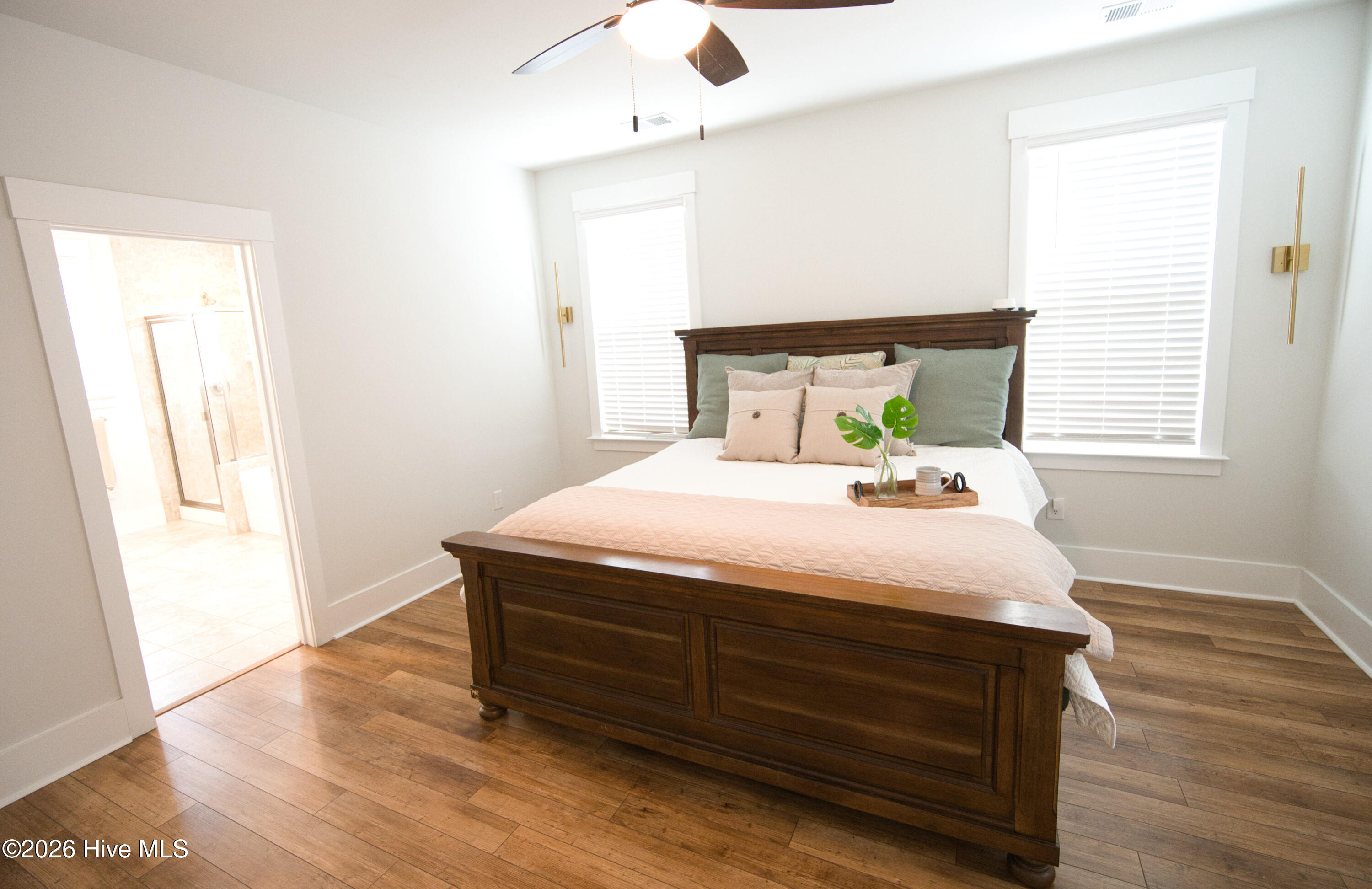 100551337 | Photo 38