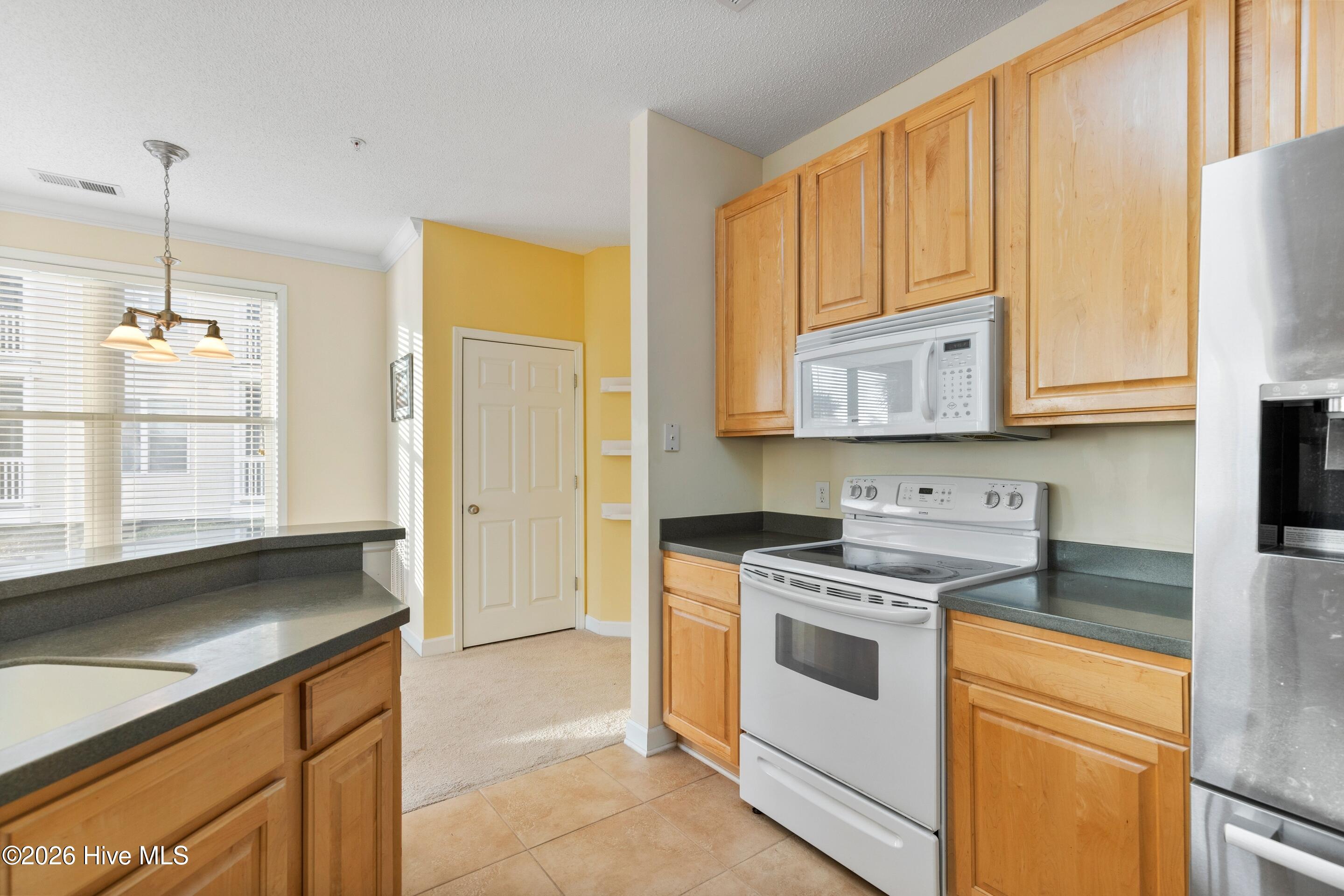 100548206 | Photo 26