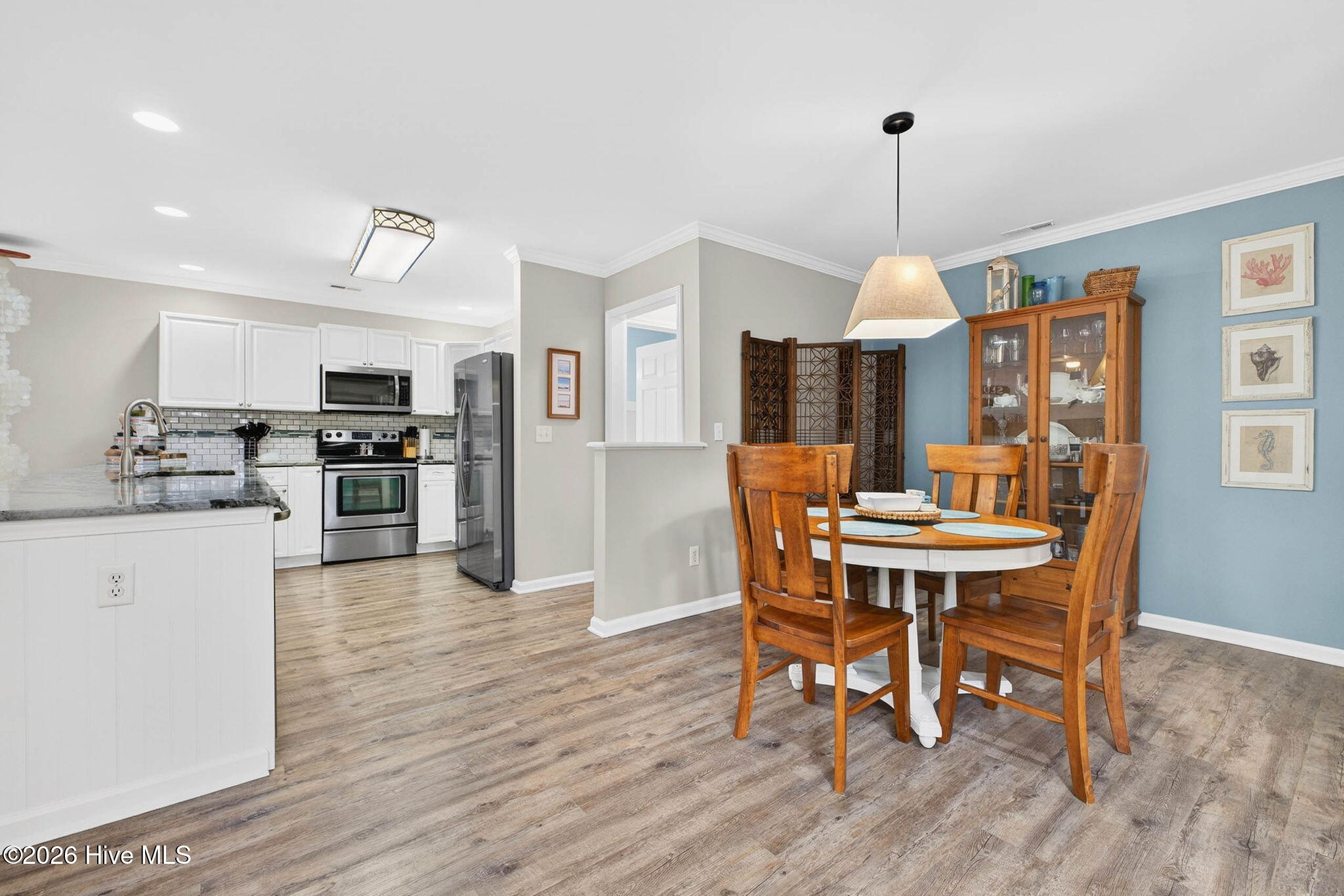 100562589 | Photo 31