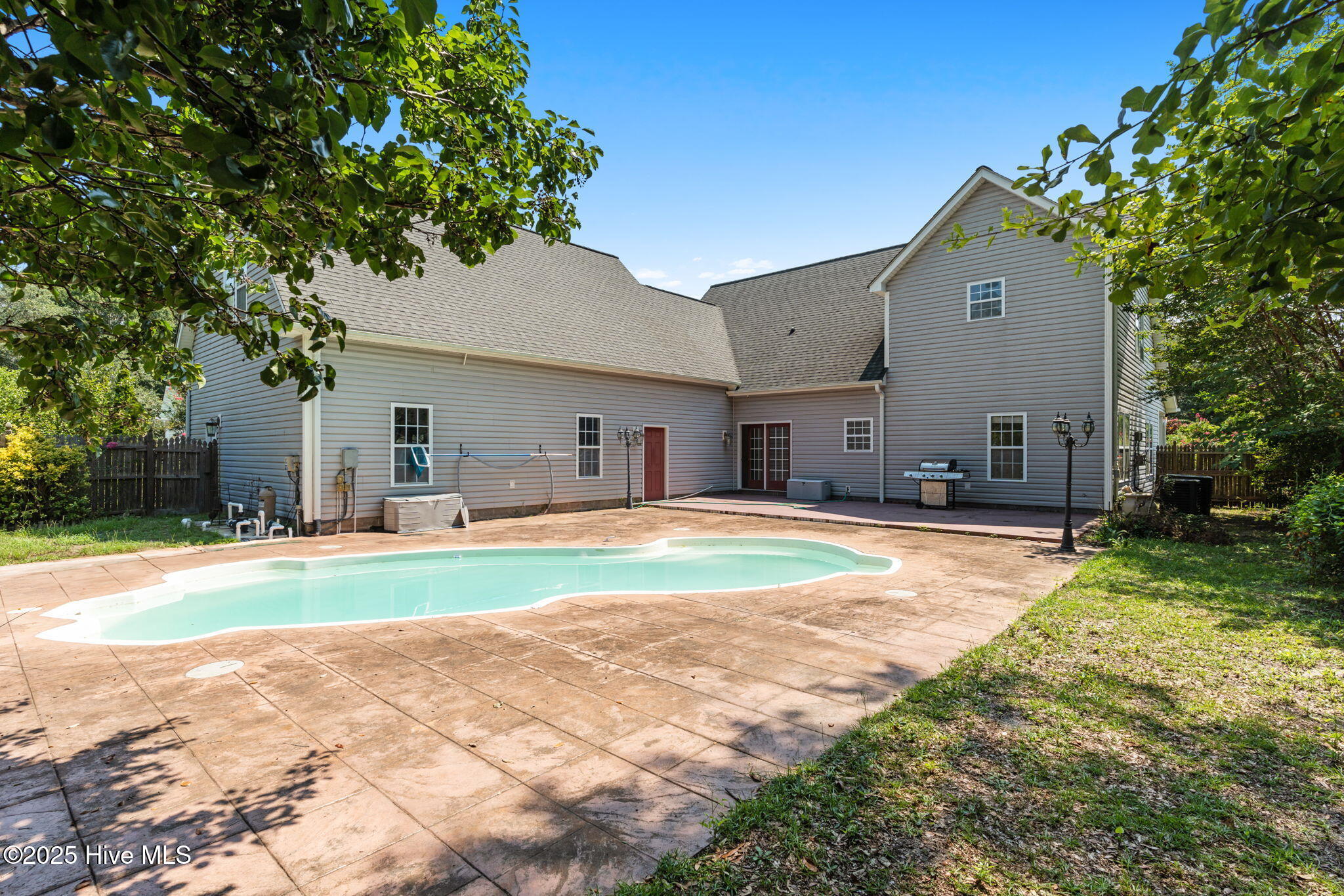 100522413 | Photo 43