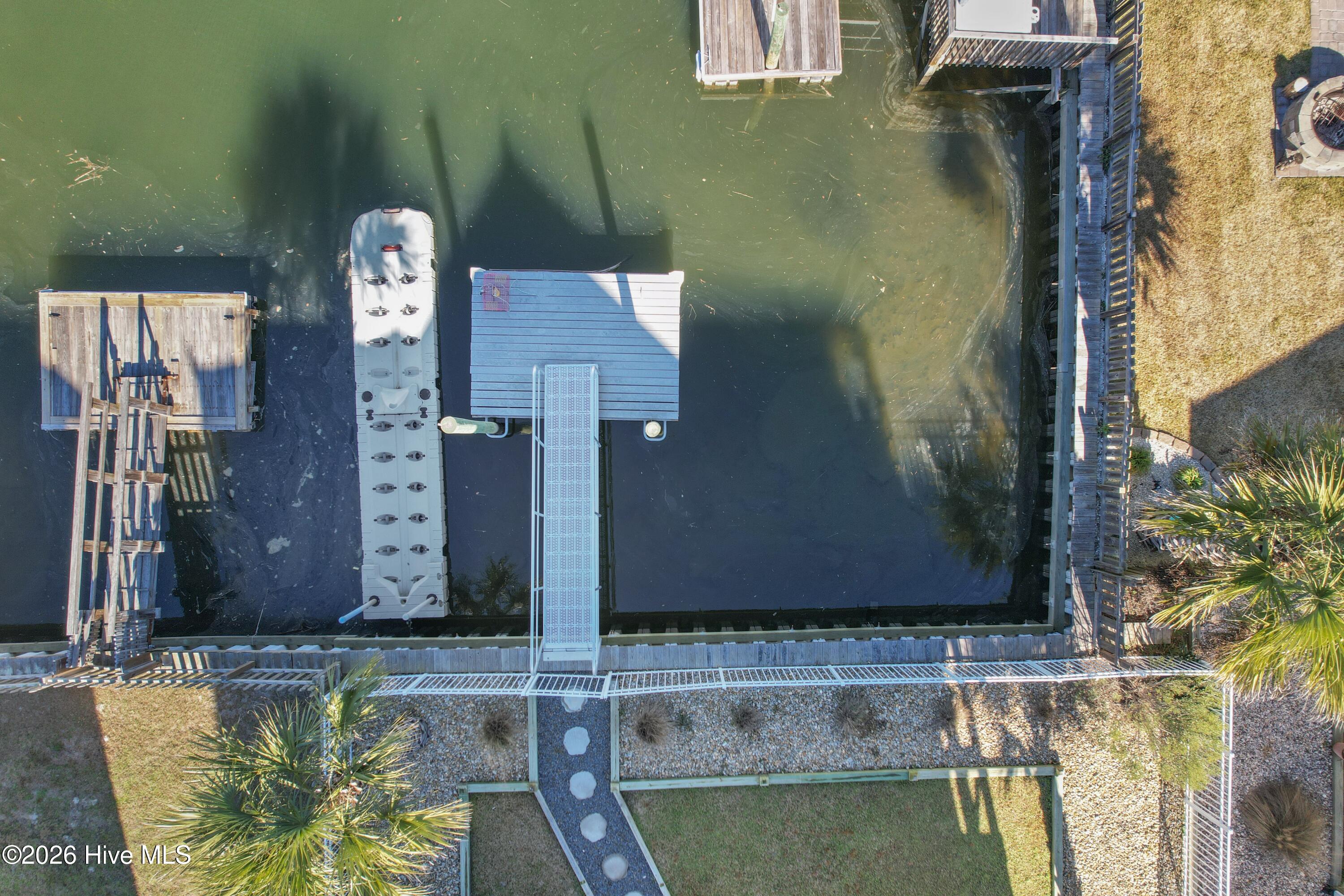 100547553 | Photo 16