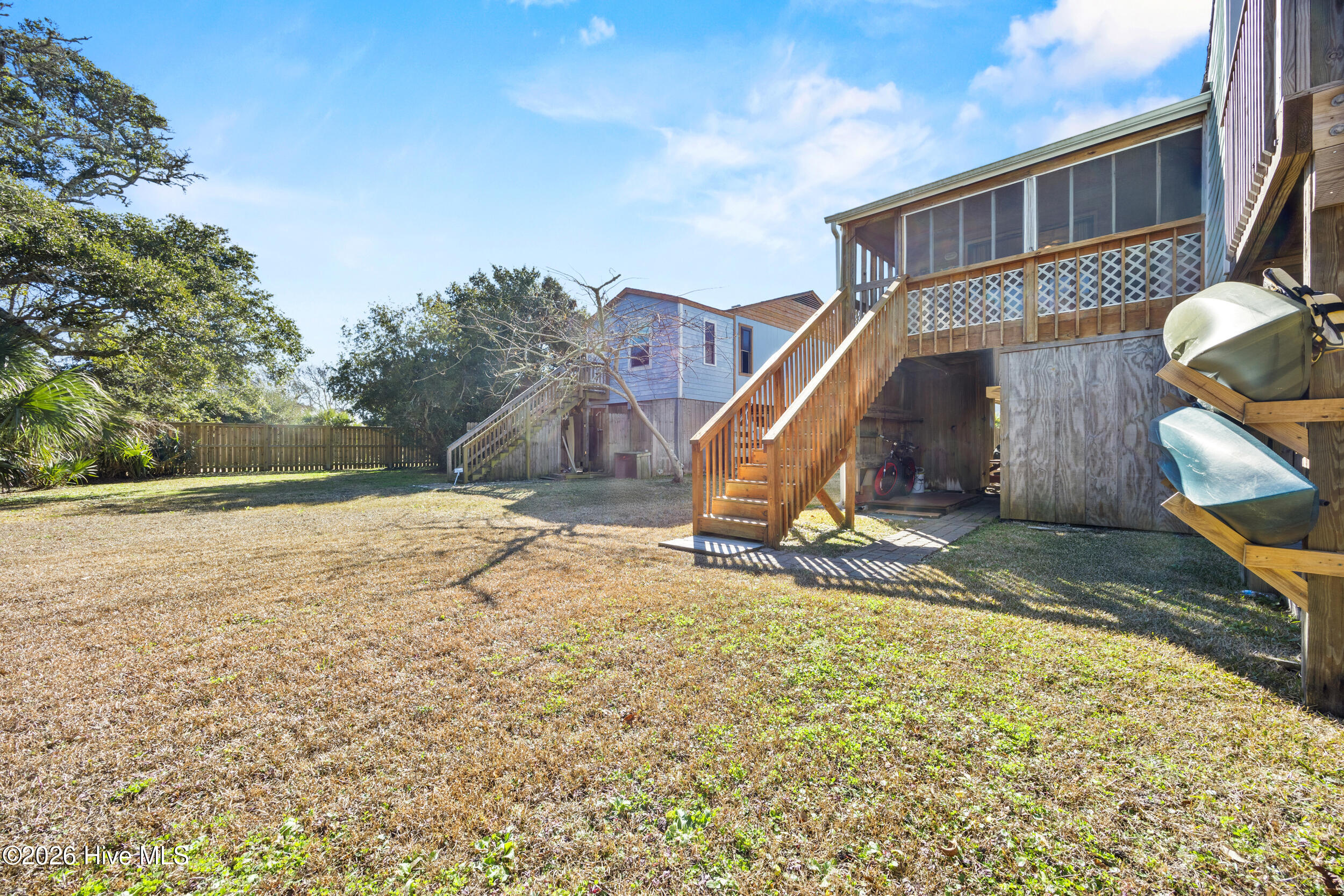 100549784 | Photo 29