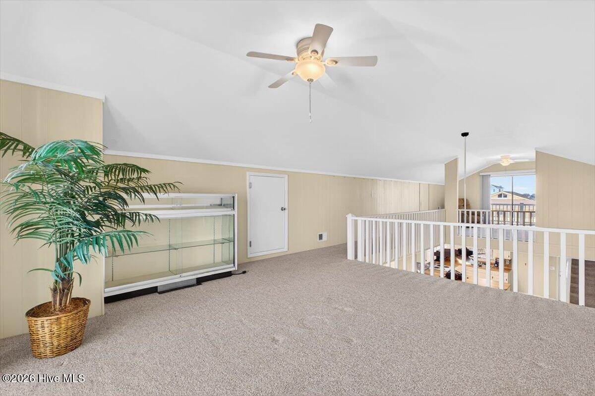 100548293 | Photo 35