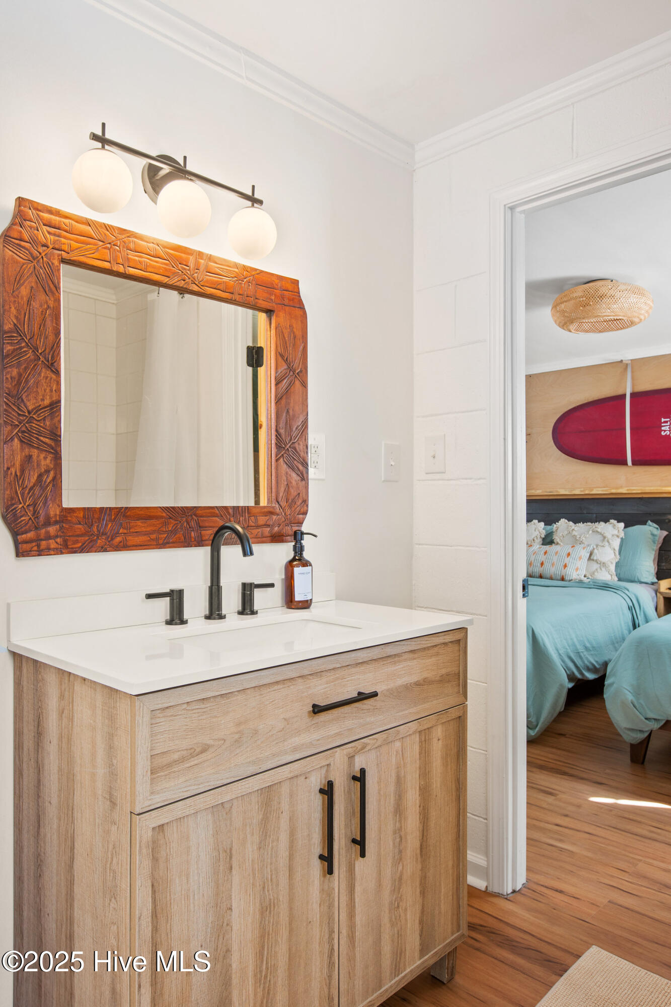 100540580 | Photo 26