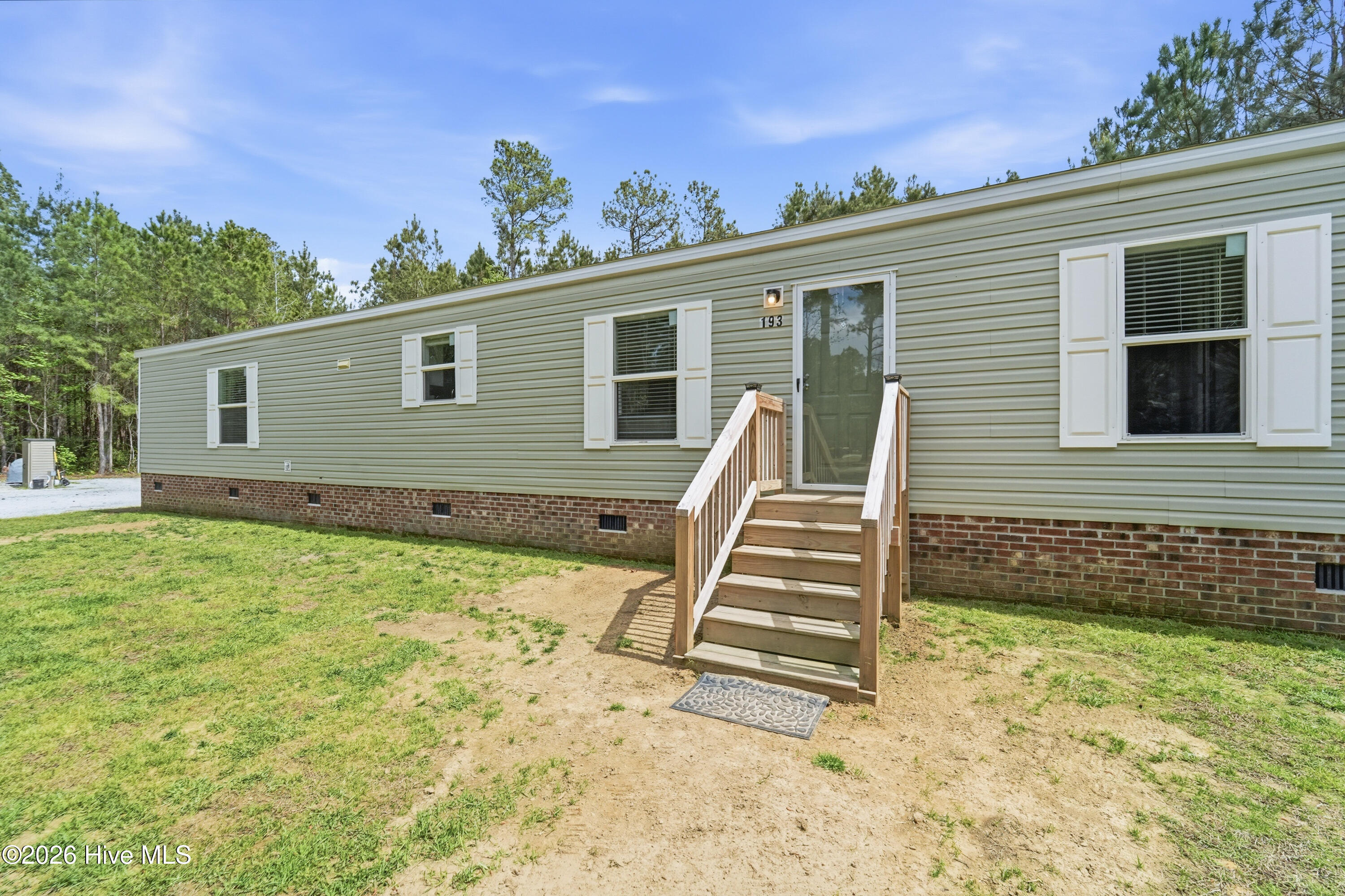 100566814 | Photo 18