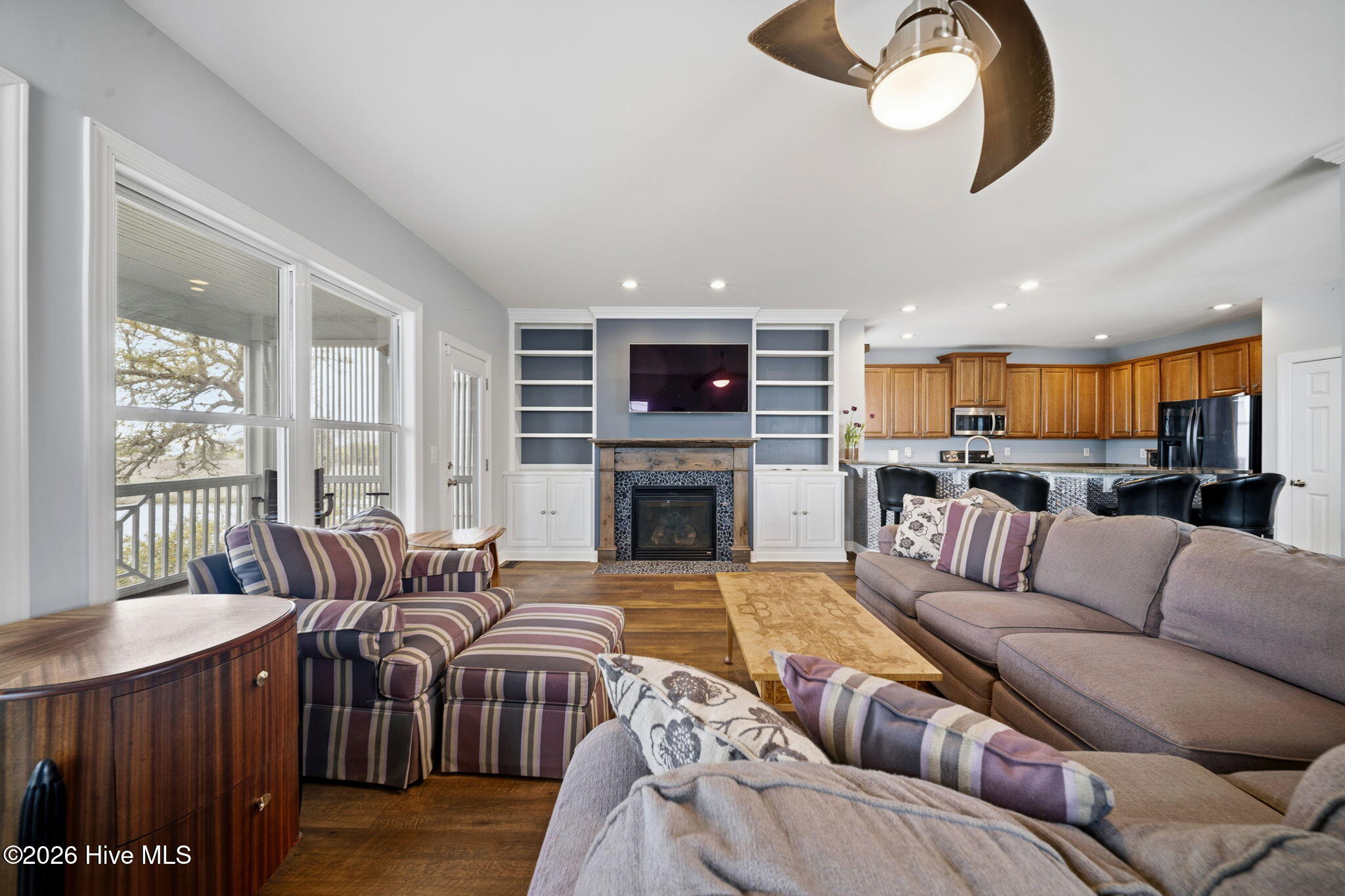 100566136 | Photo 17