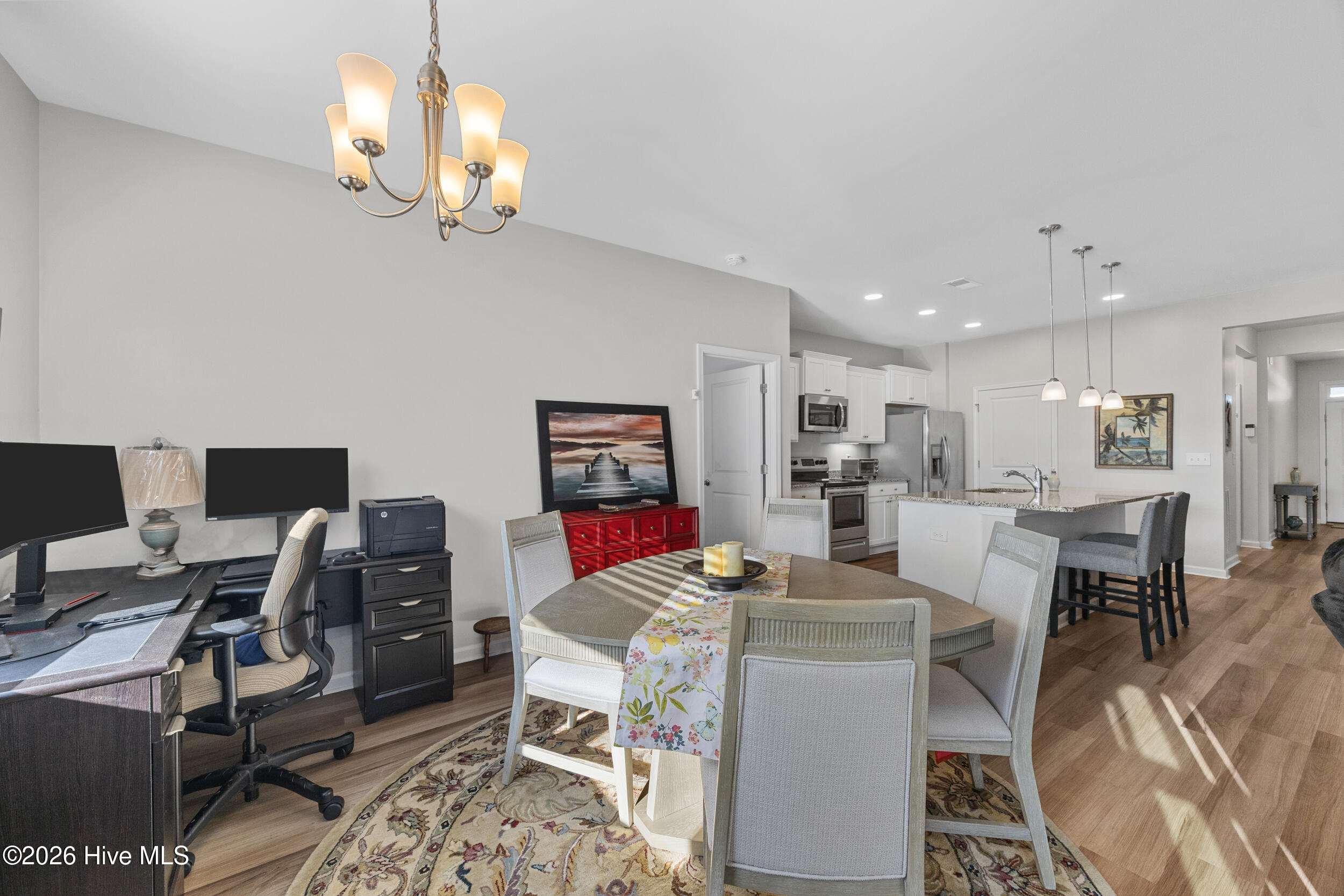 100561160 | Photo 16