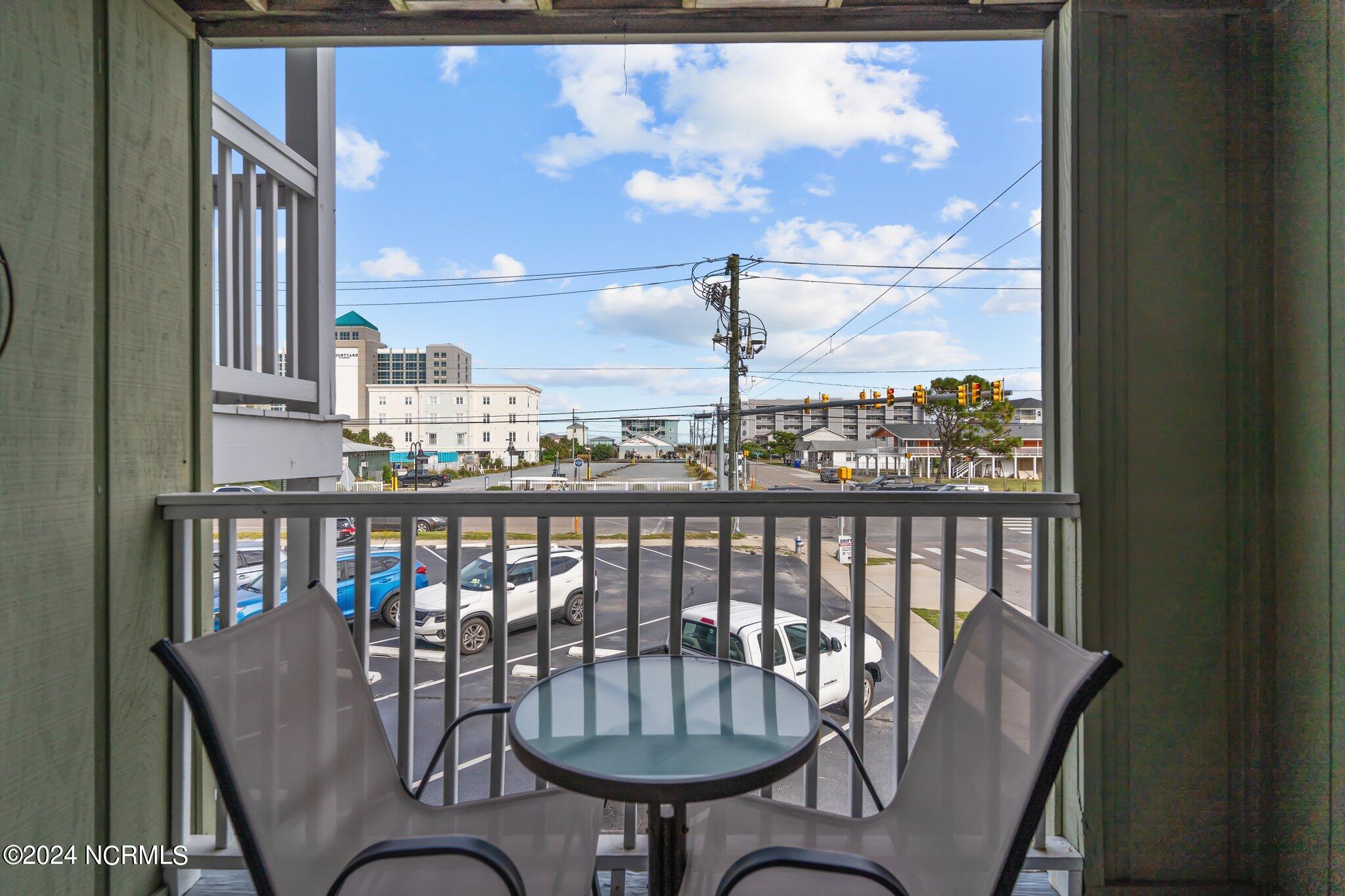 100523190 | Photo 19