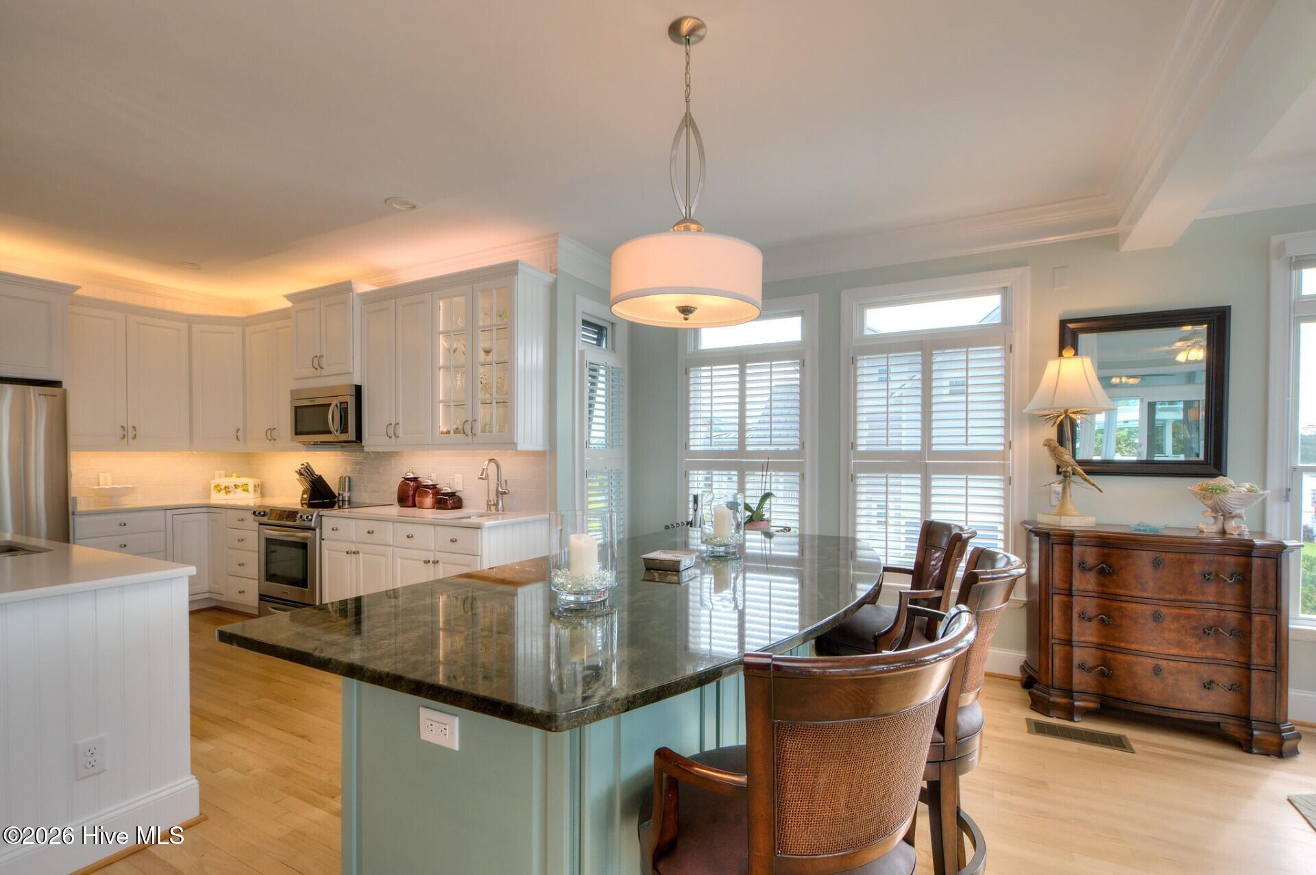 100553459 | Photo 23