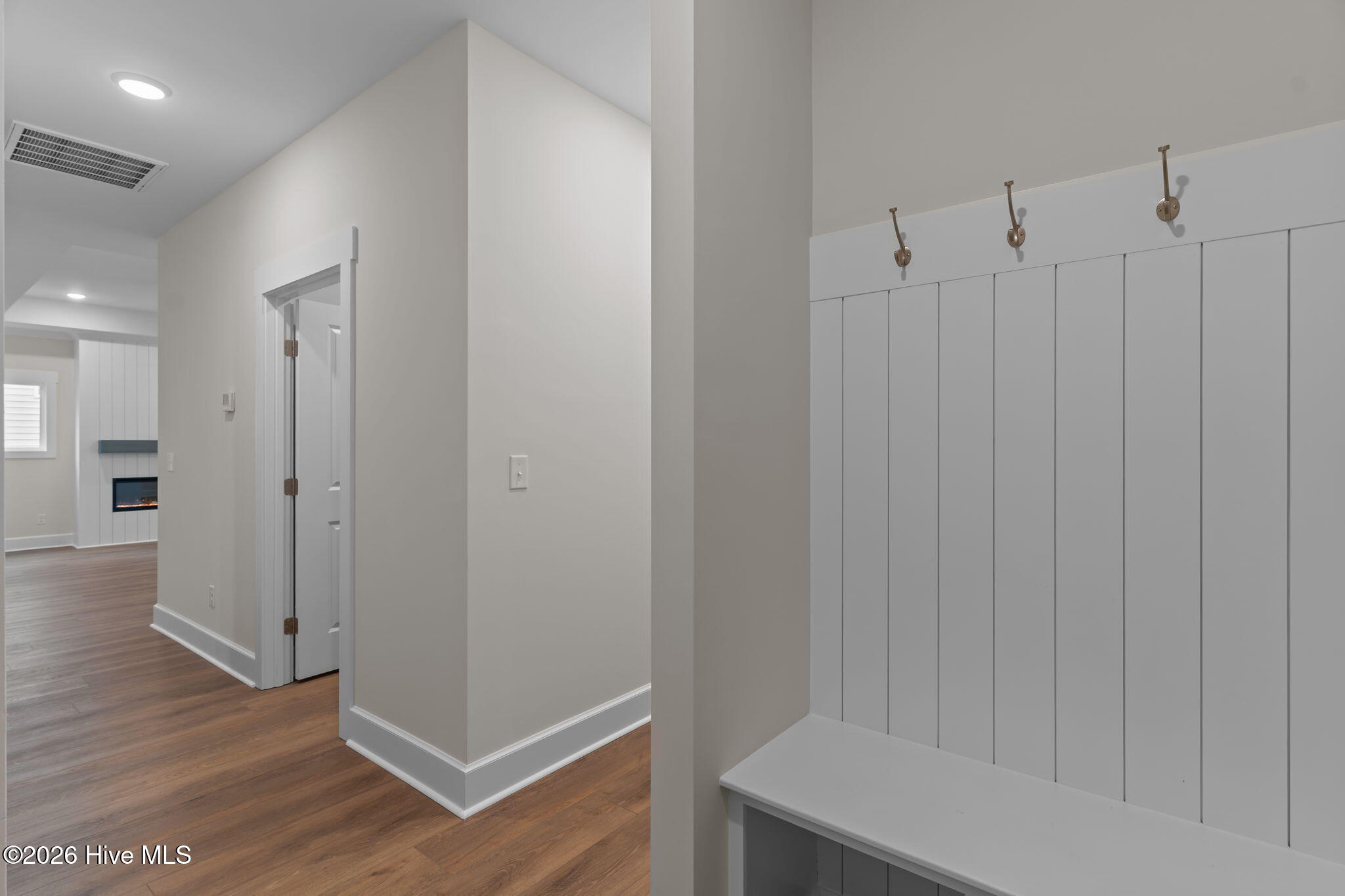 100553165 | Photo 36