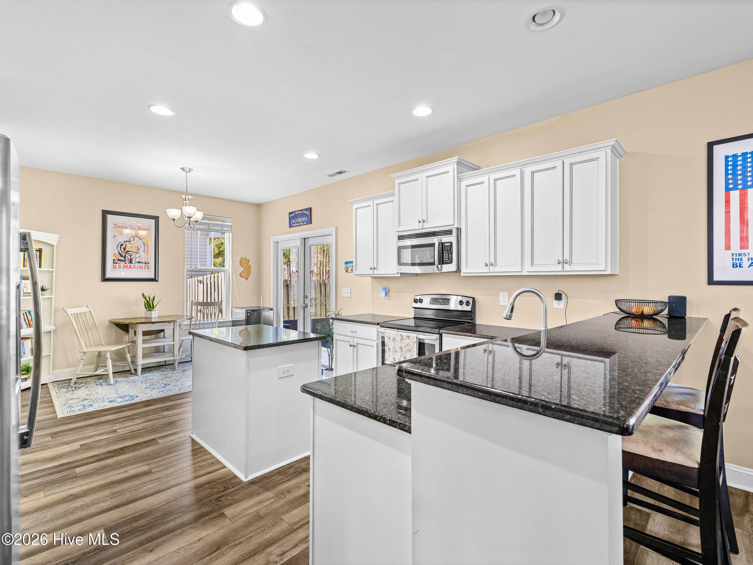 100562428 | Photo 23