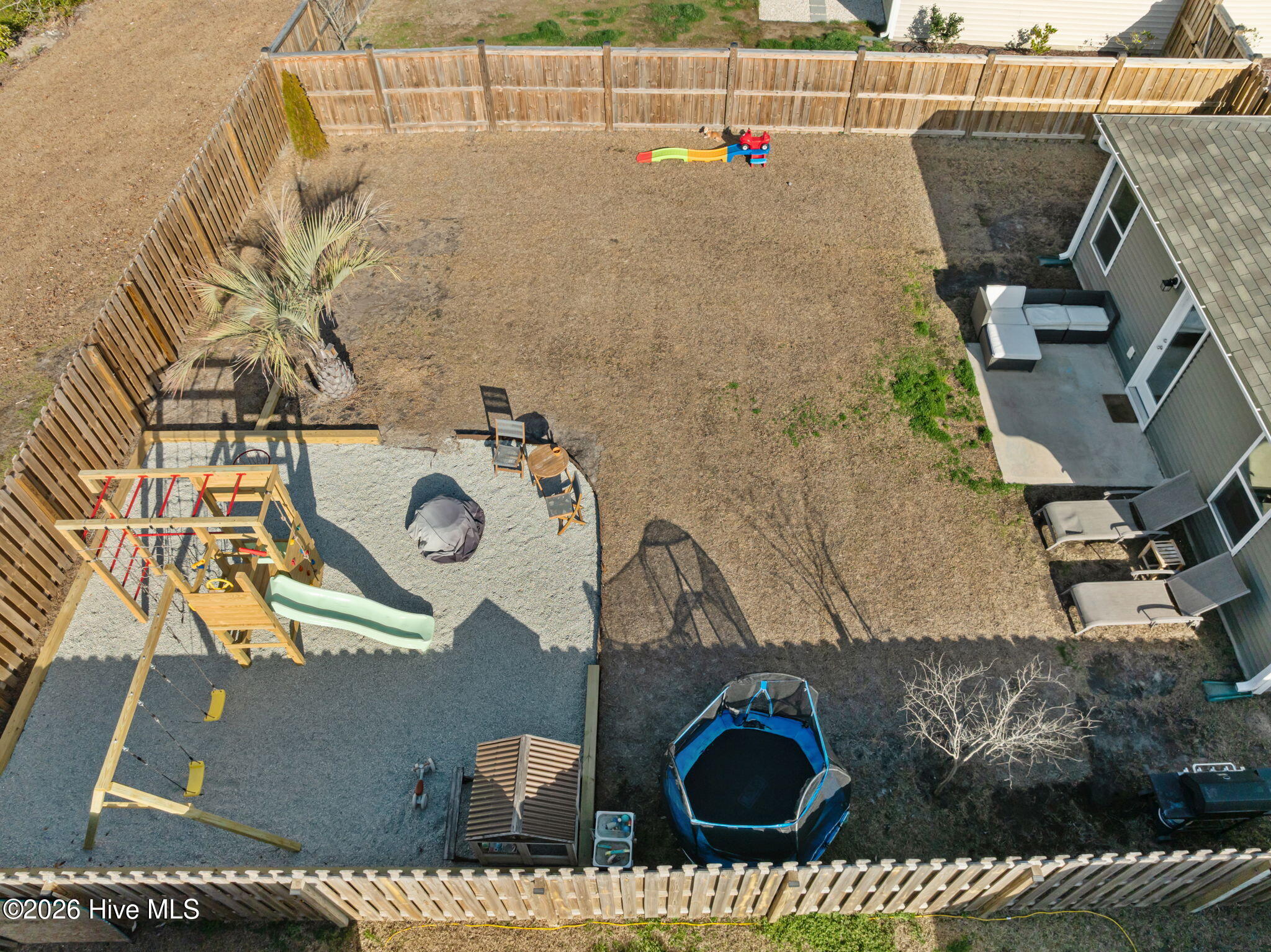 100557335 | Photo 41