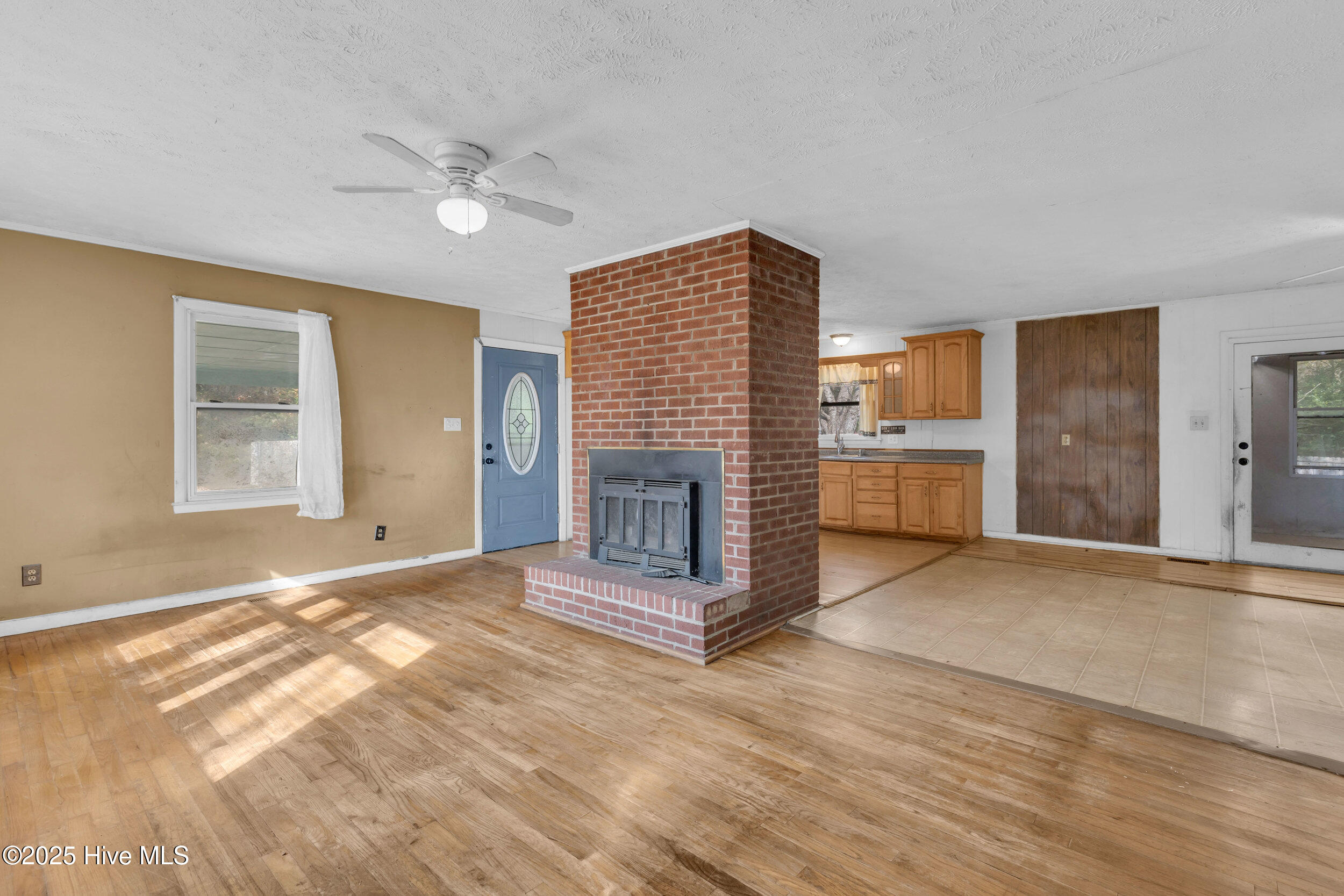 100543256 | Photo 12