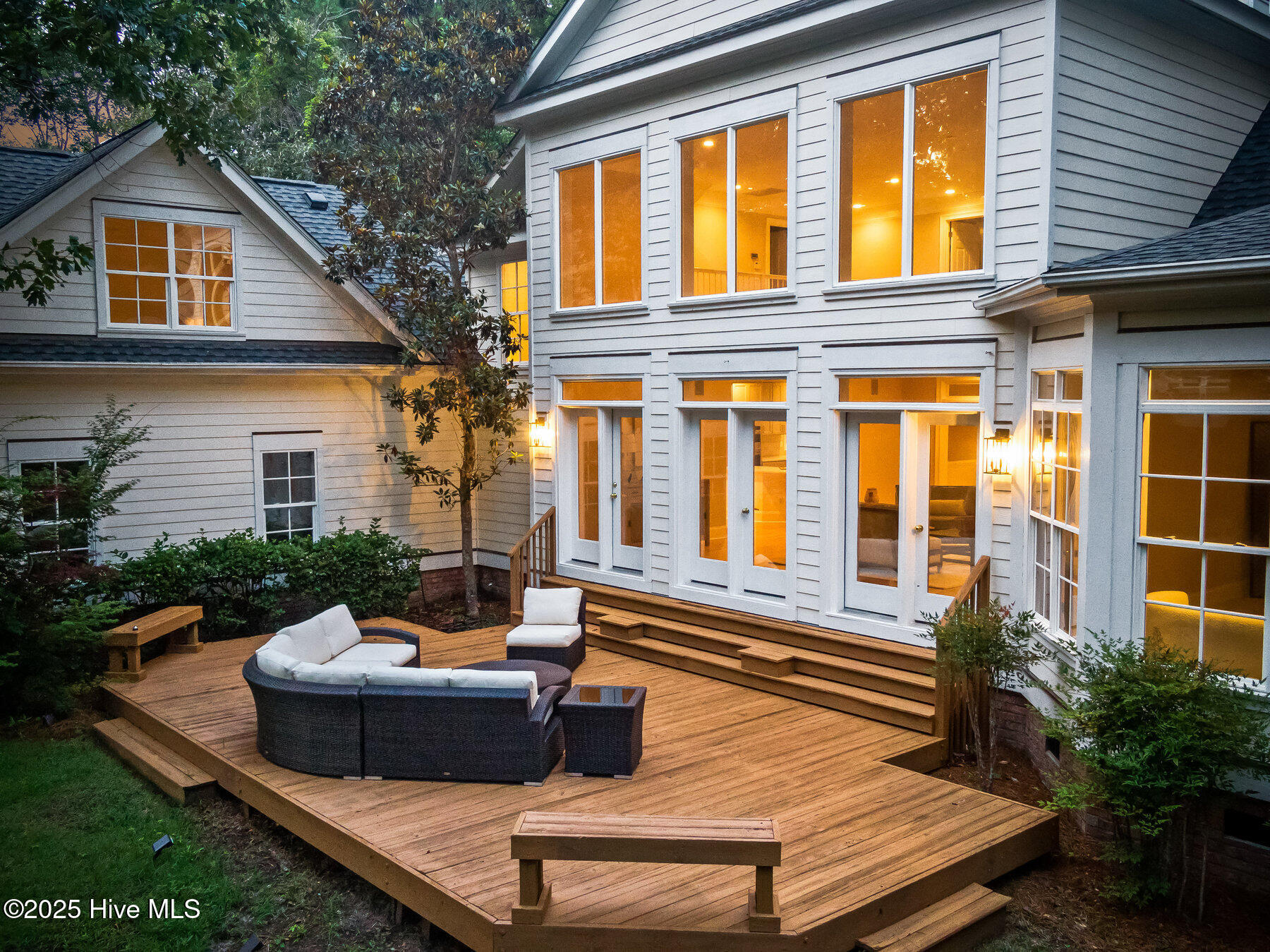 100495433 | Photo 37