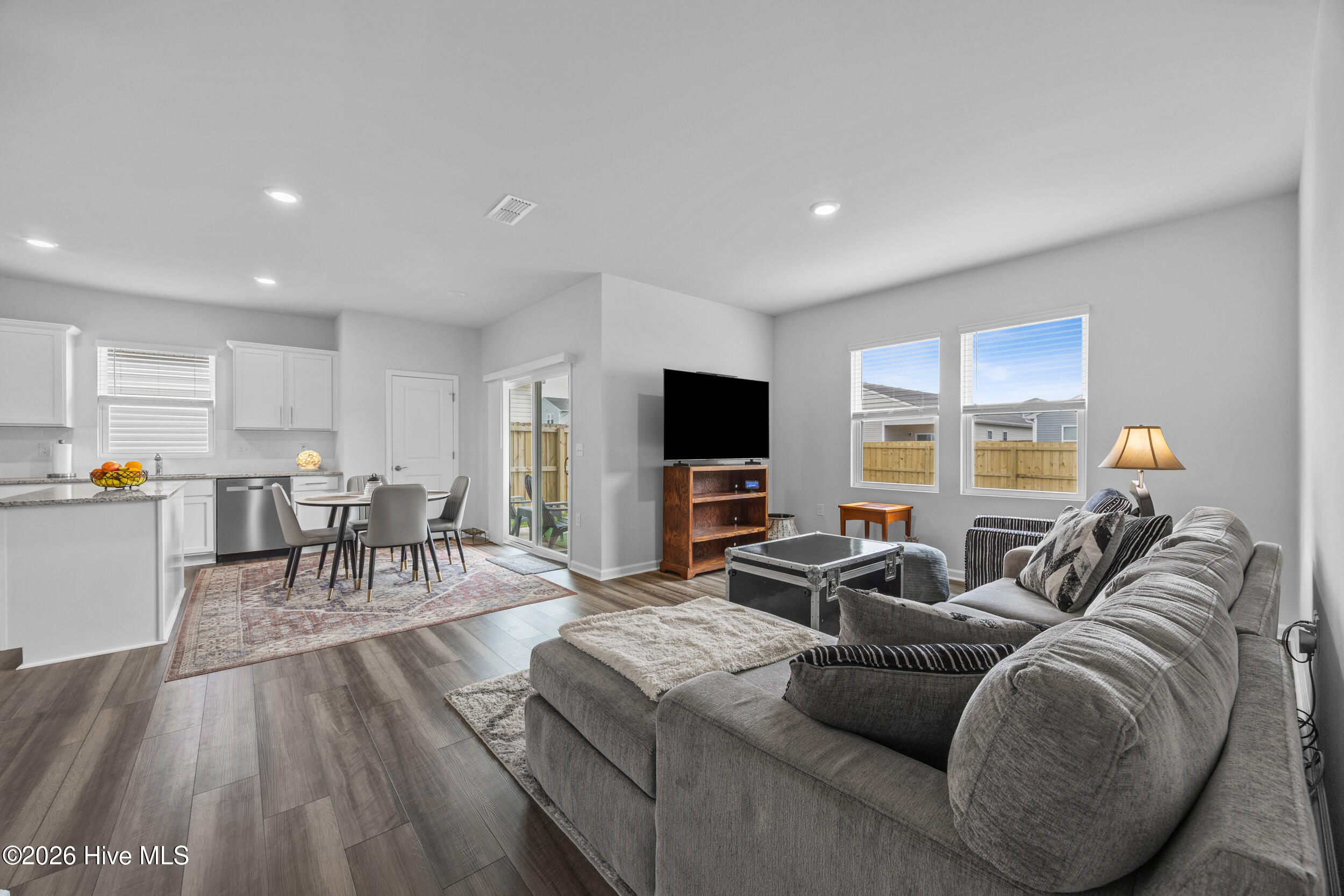 100566801 | Photo 13