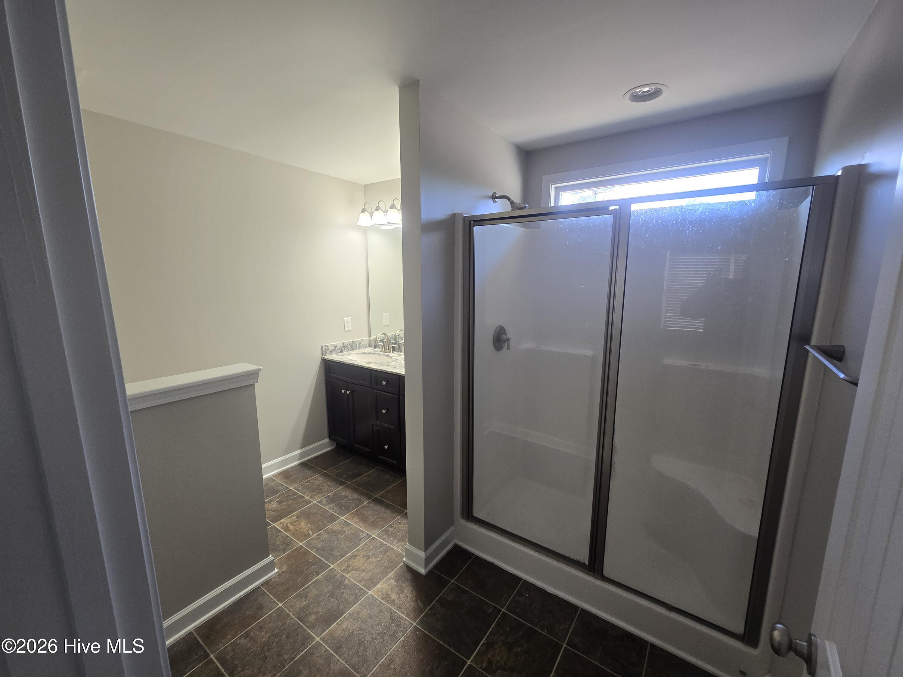 100562974 | Photo 10