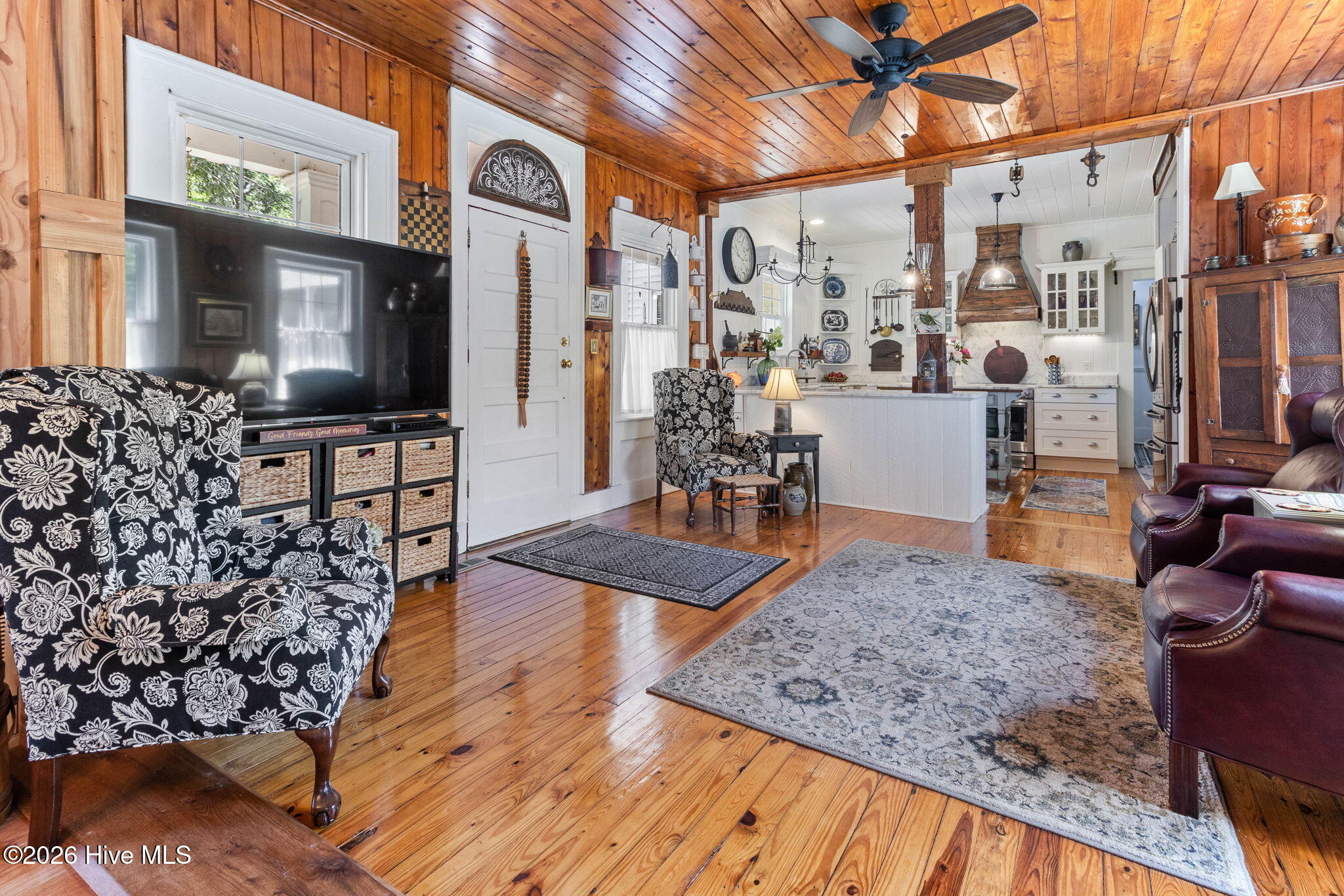 100554921 | Photo 46